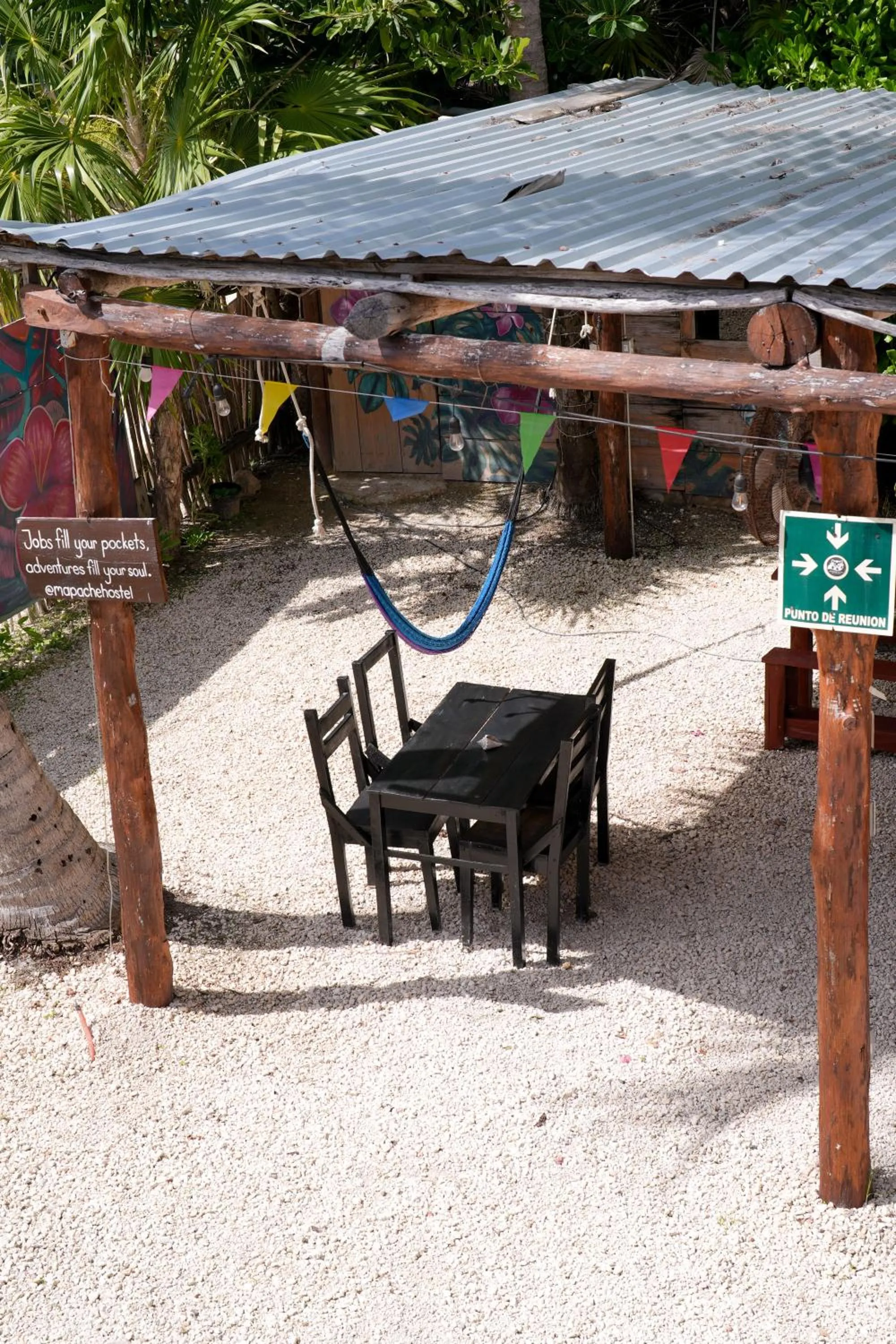 Patio in Mapache Hostel