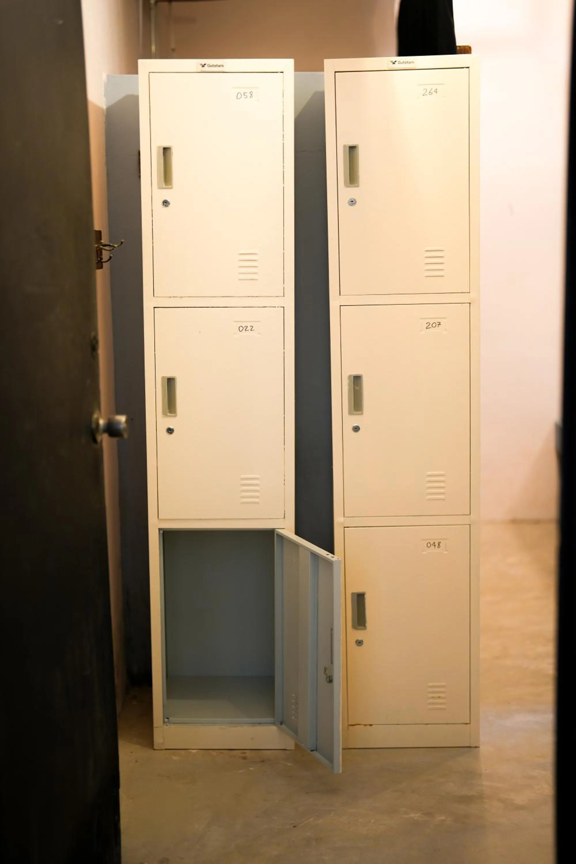 locker in Mapache Hostel