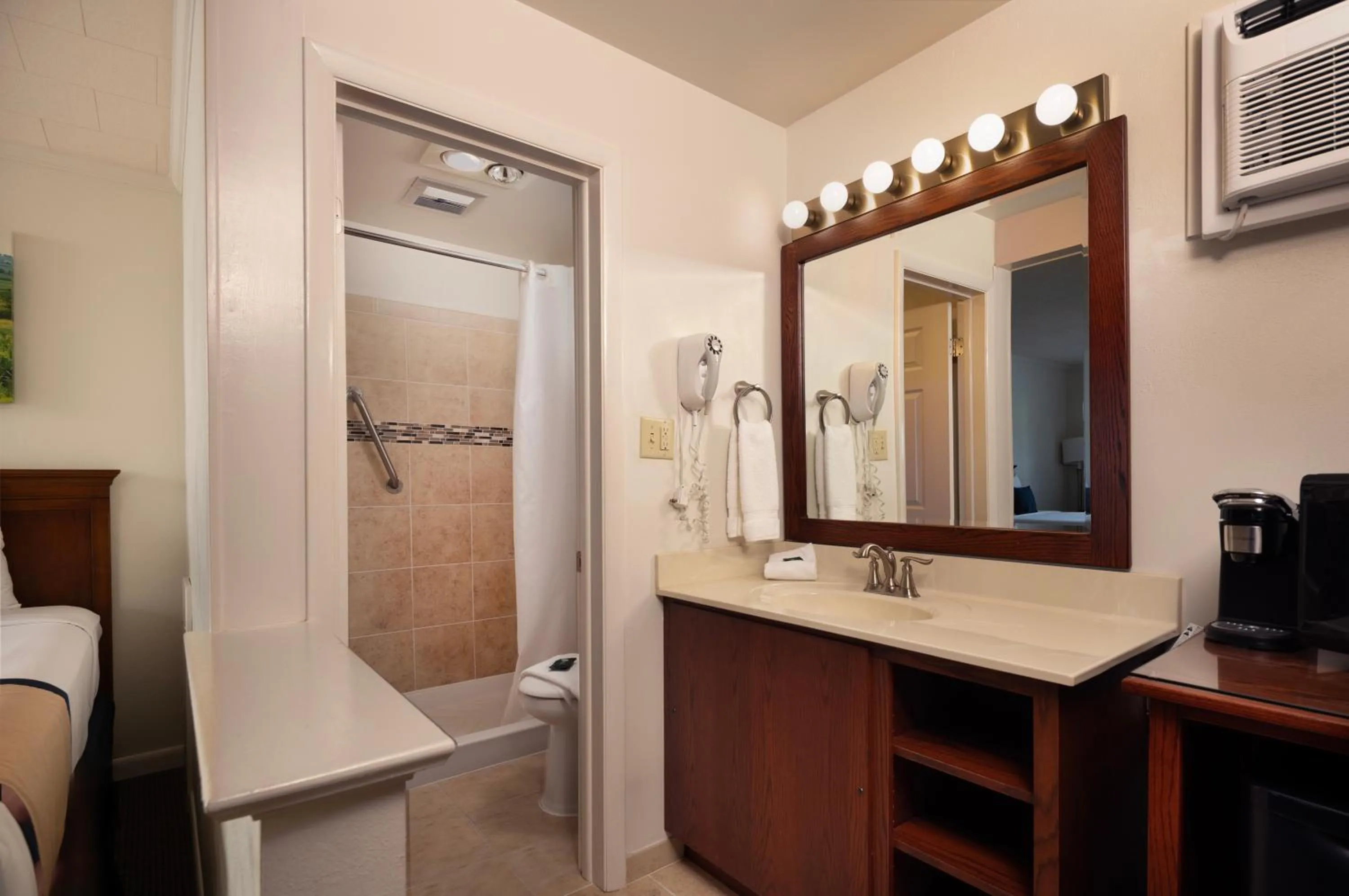 Travelers Rest Motel