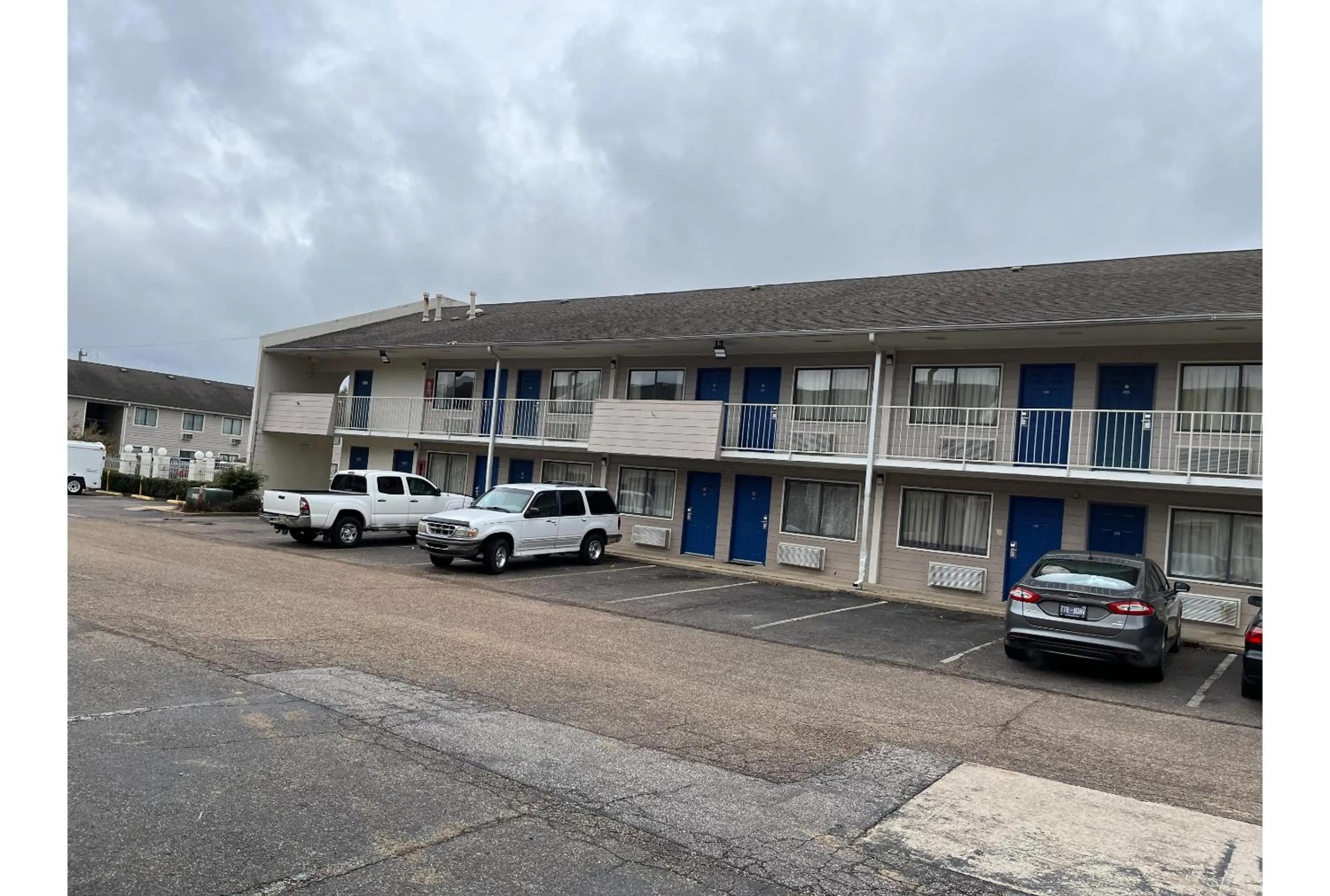 Parking in Motel 6 Millington TN