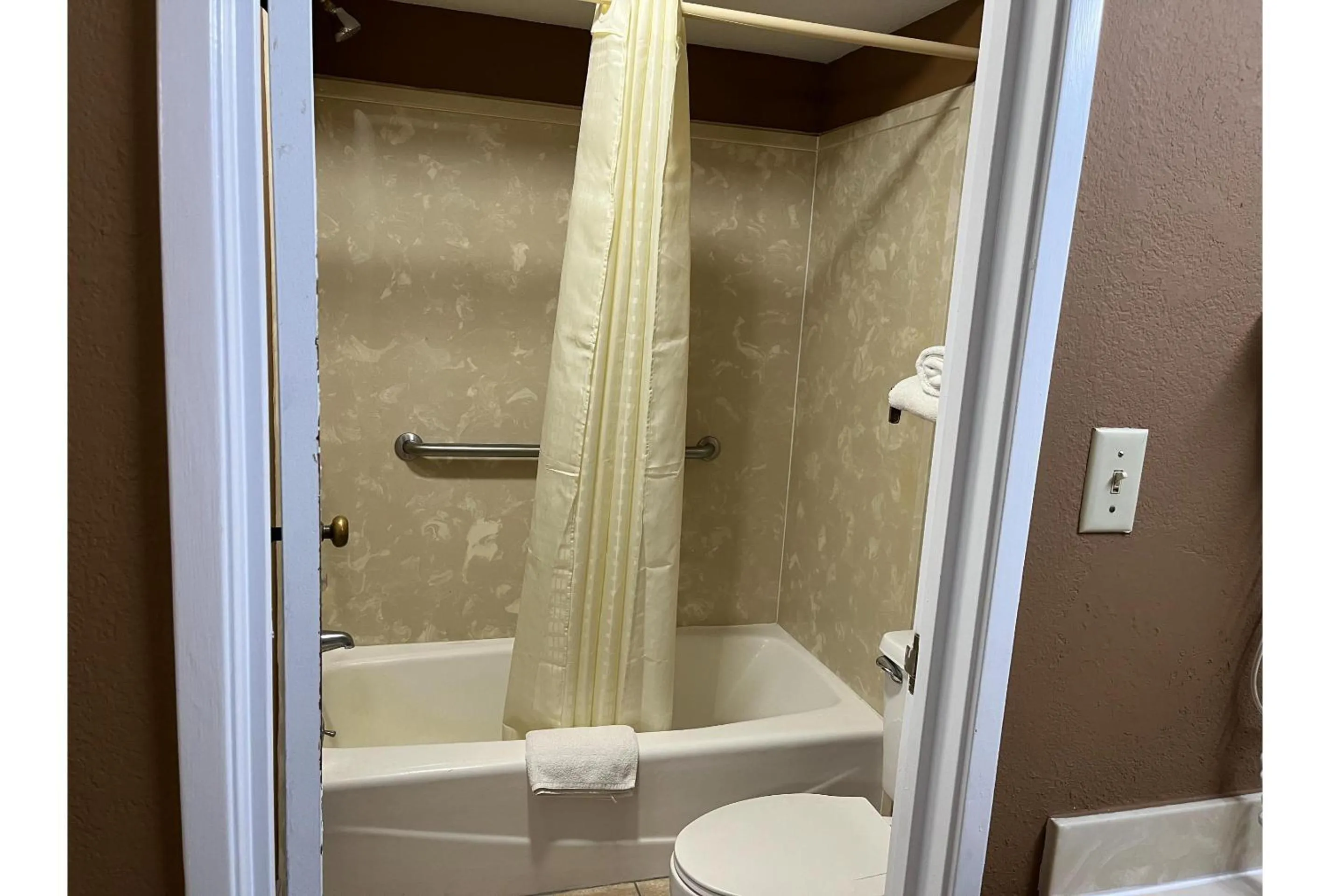 Bathroom in Motel 6 Millington TN