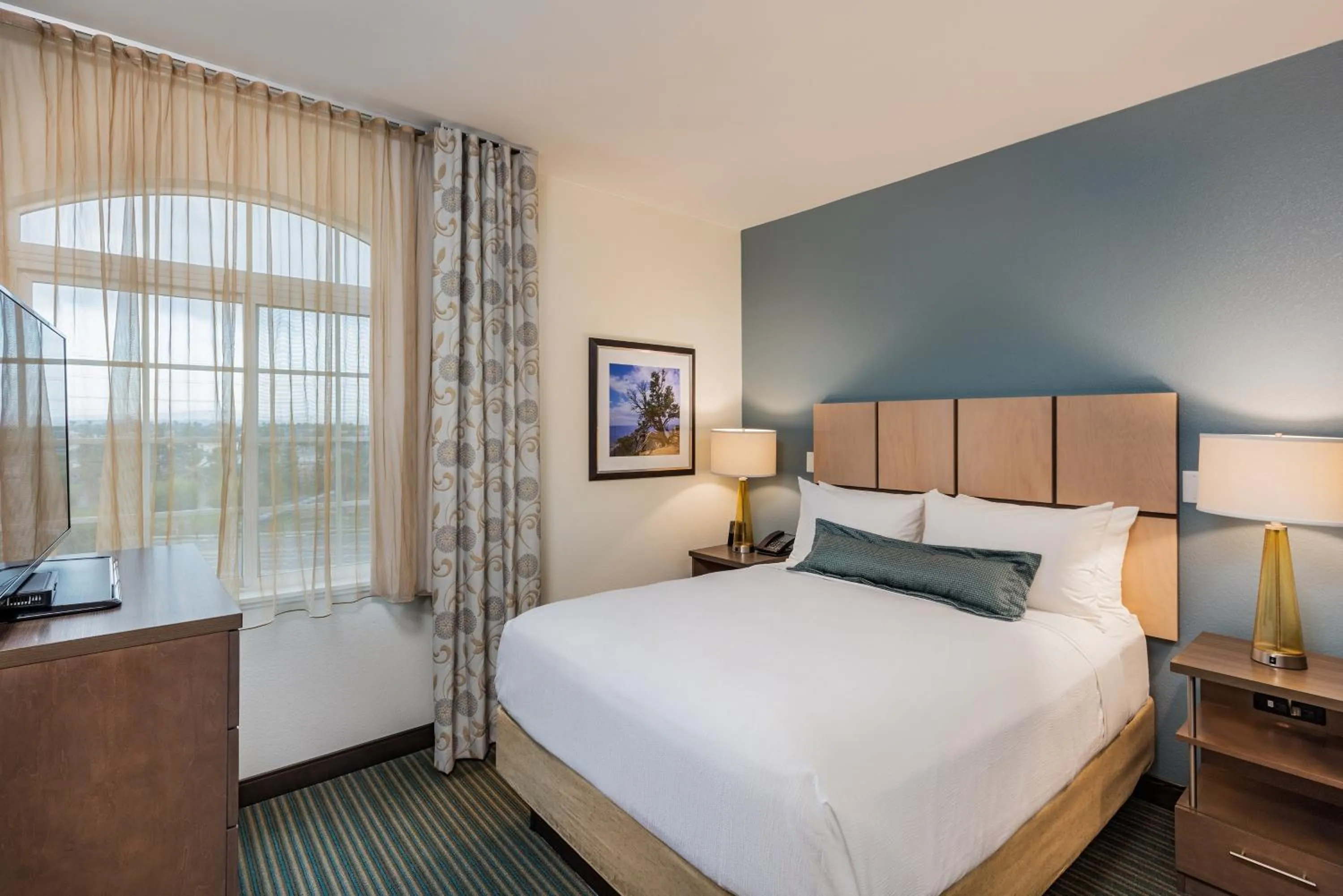 Photo of the whole room, Bed in Candlewood Suites Anaheim - Resort Area by IHG