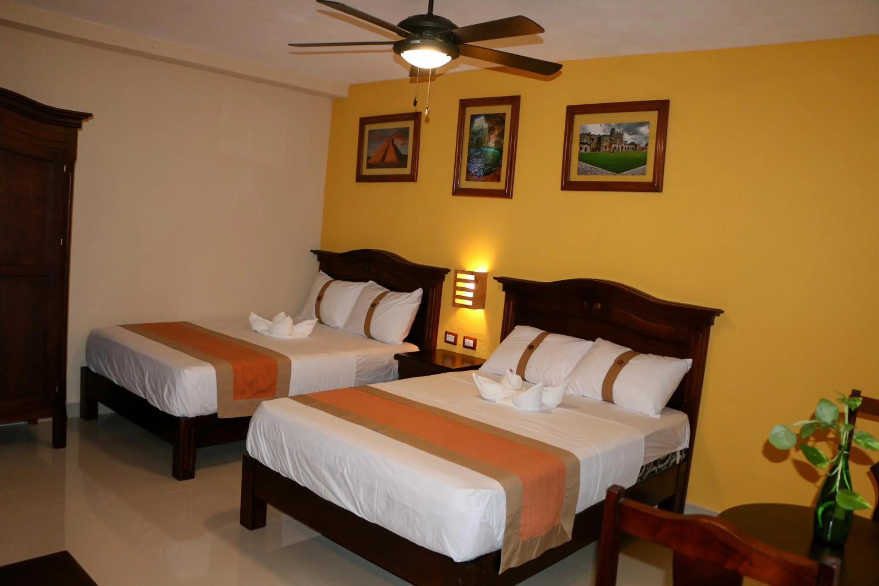 Photo of the whole room, Bed in Hotel Gayser