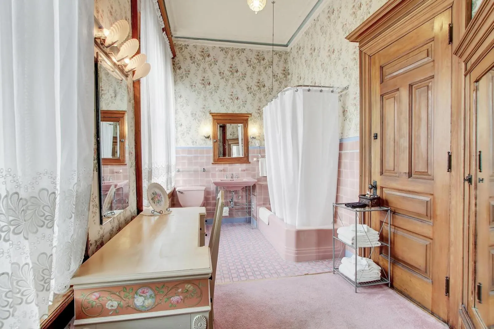 Bathroom in The Gables at Stirling Guest Hotel