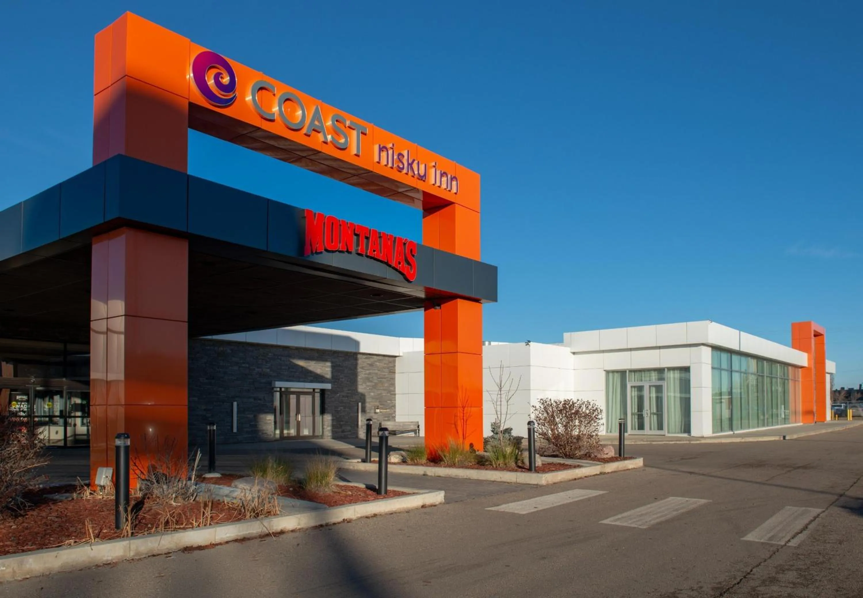 Property building in Coast Nisku Inn & Conference Centre