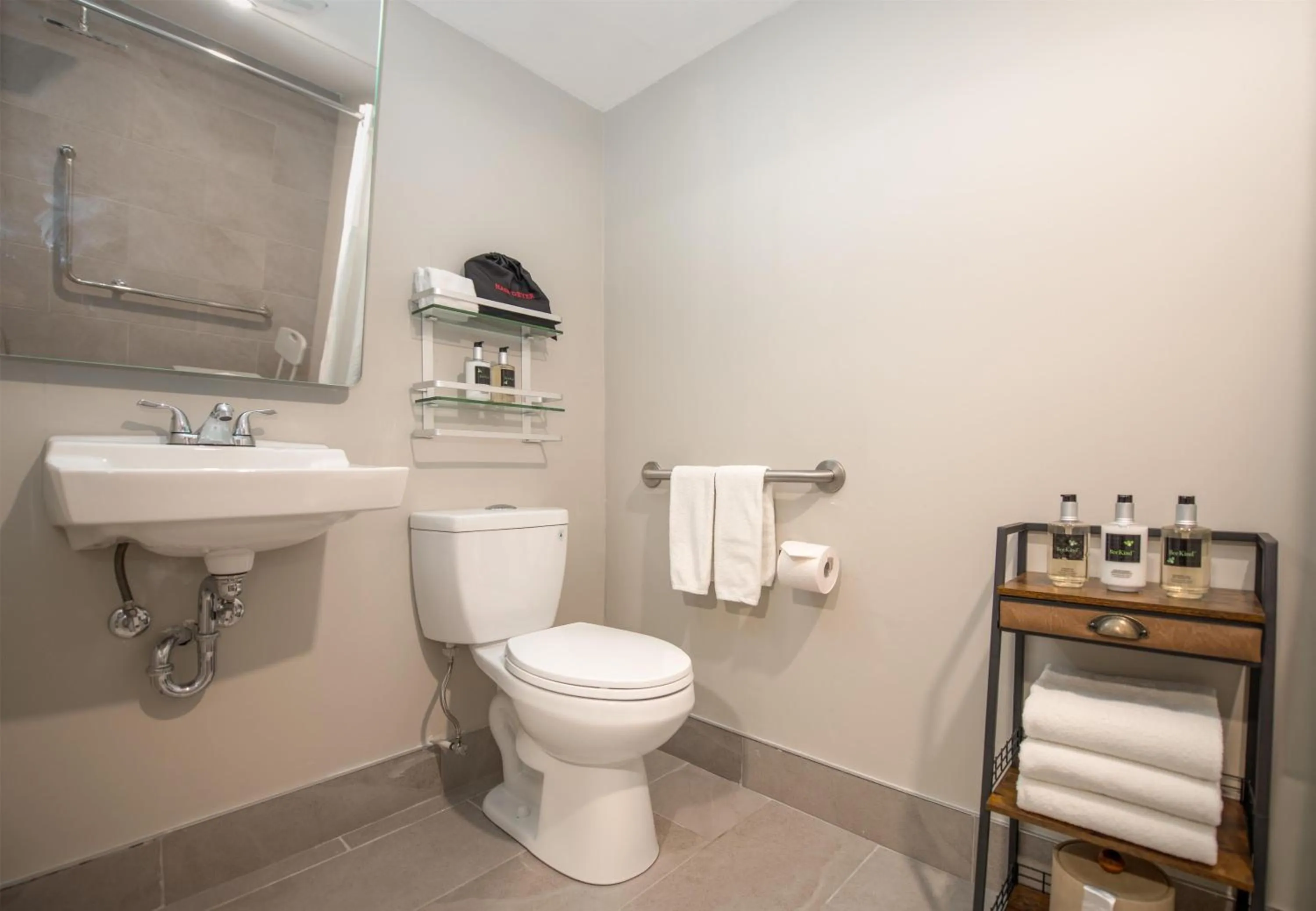 Bathroom in Coast Nisku Inn & Conference Centre