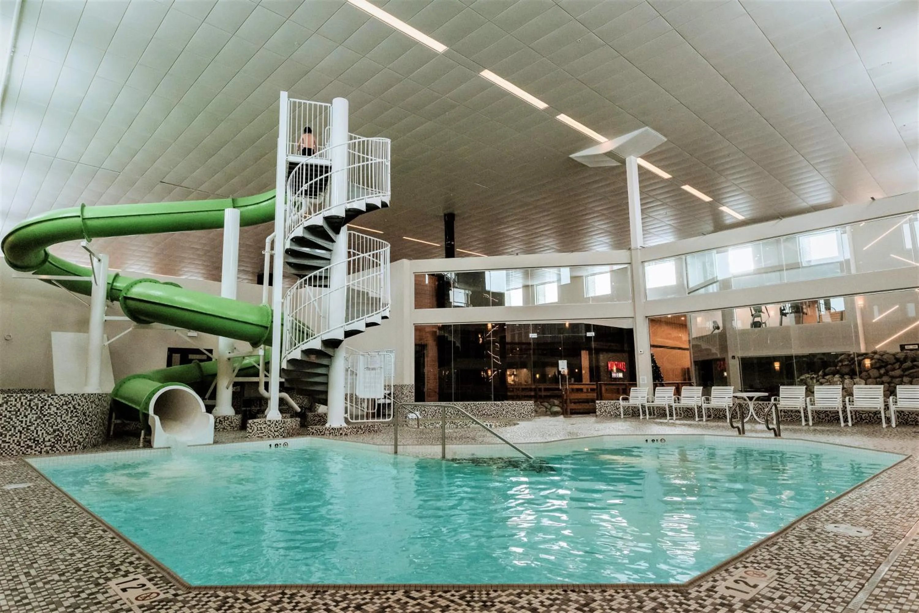 Swimming pool in Coast Nisku Inn & Conference Centre
