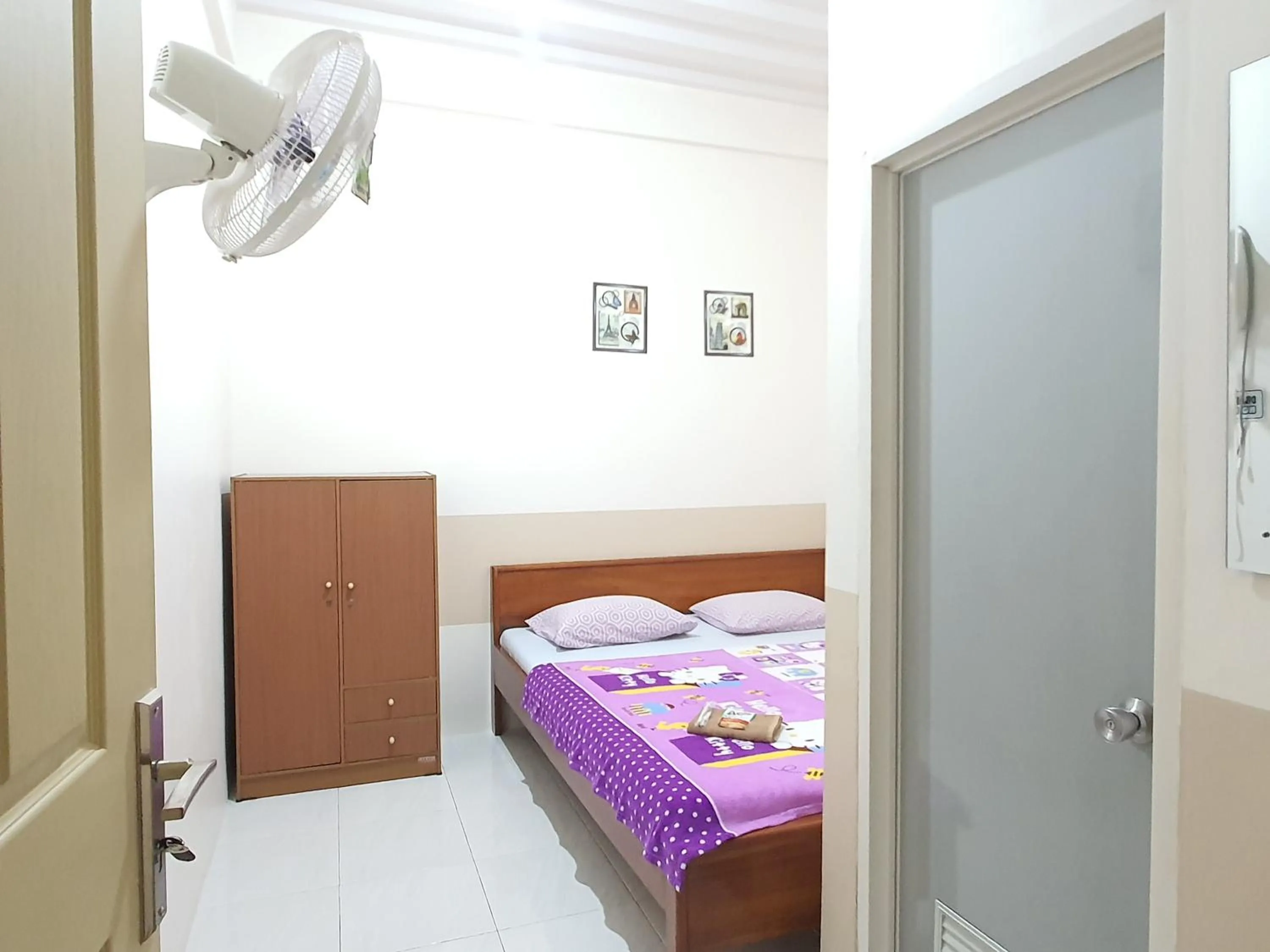 Bedroom, Bed in Delta Inn Bogor Syariah for Indonesian Only