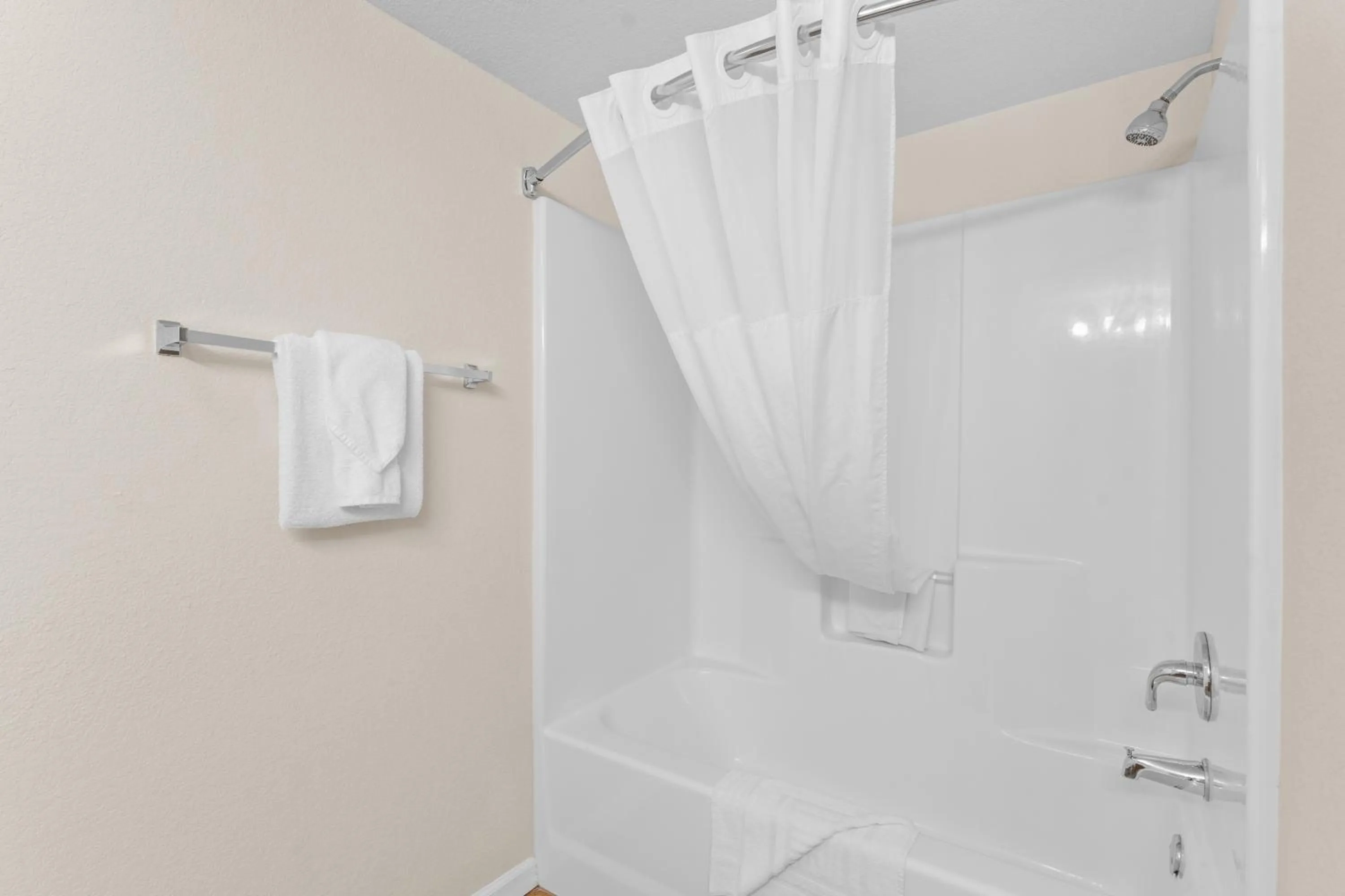 Shower in Grand Crowne Resort