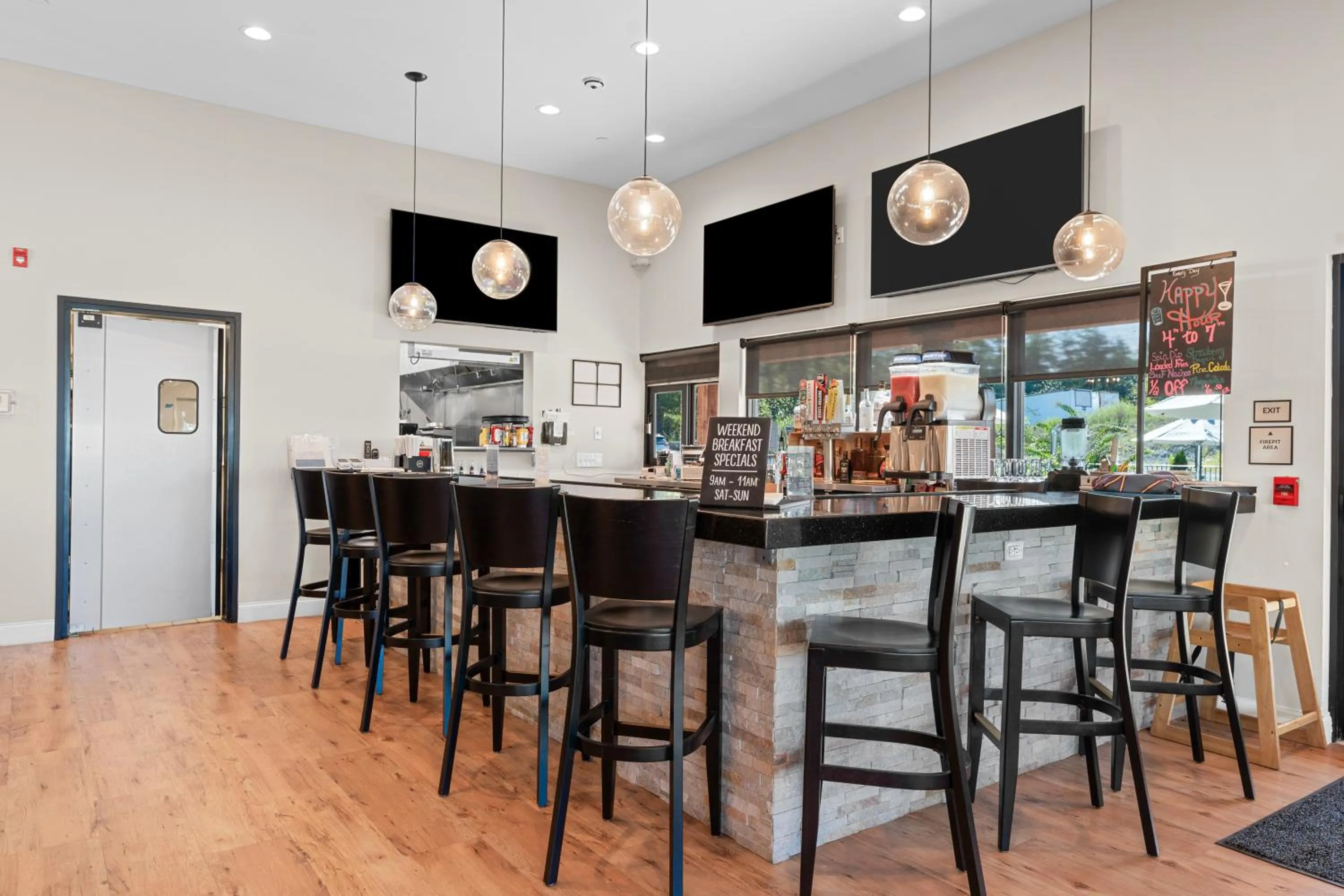 Restaurant/places to eat in Grand Crowne Resort