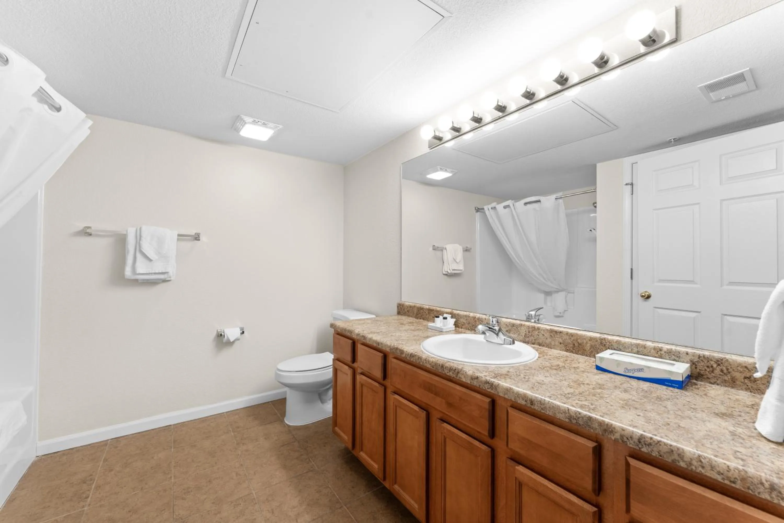 Shower in Grand Crowne Resort