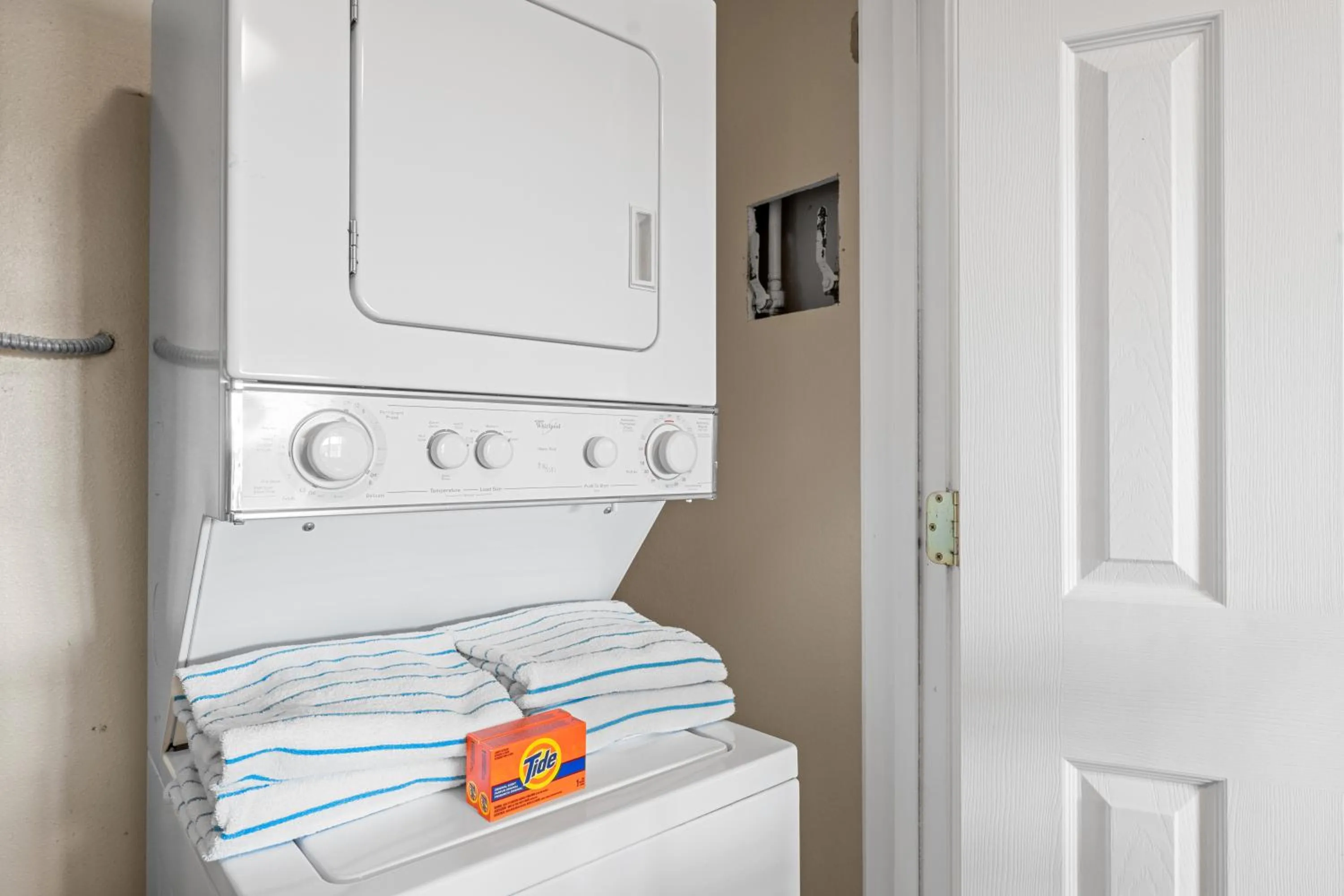 washing machine in Grand Crowne Resort