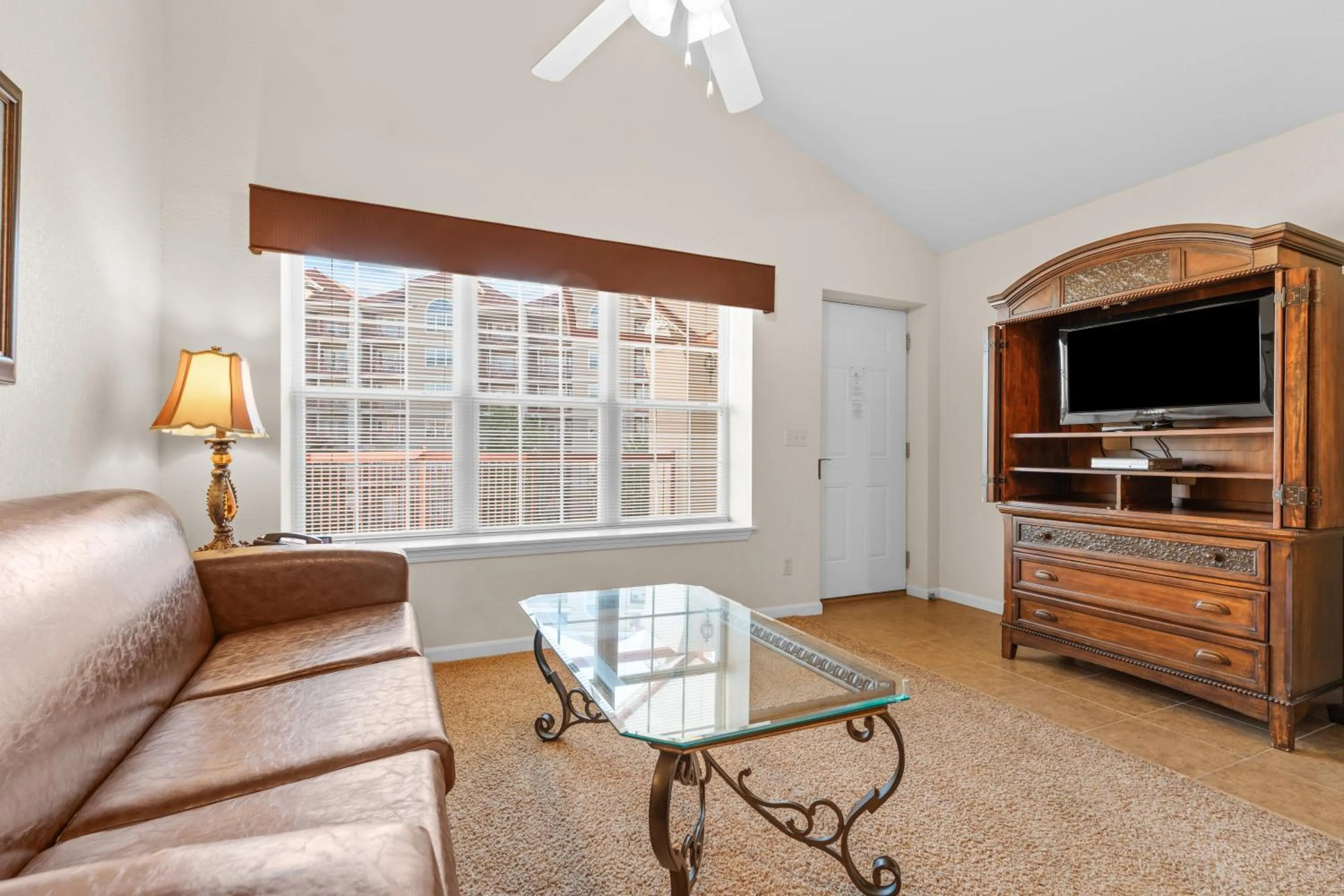 TV and multimedia in Grand Crowne Resort