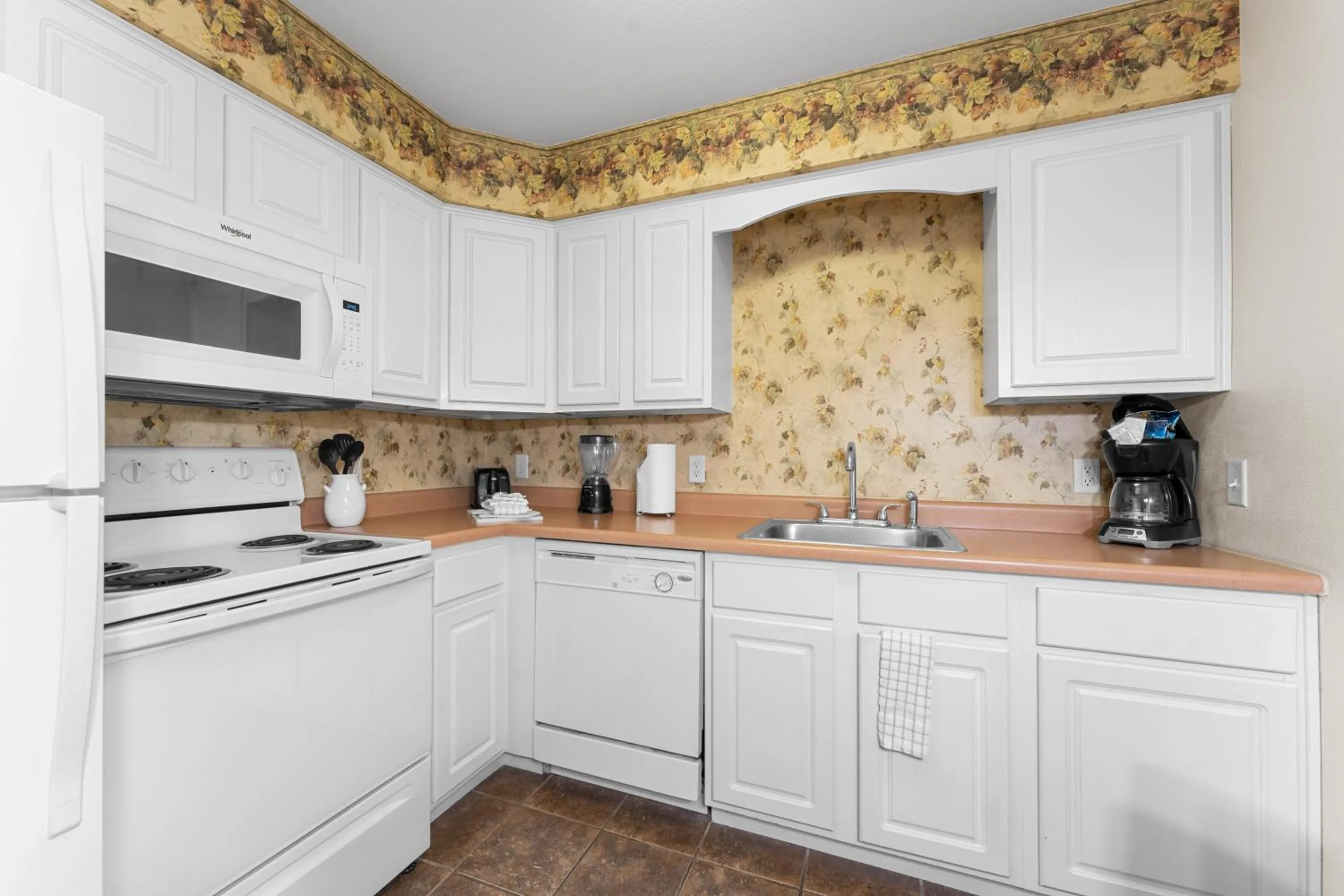 Coffee/tea facilities in Grand Crowne Resort