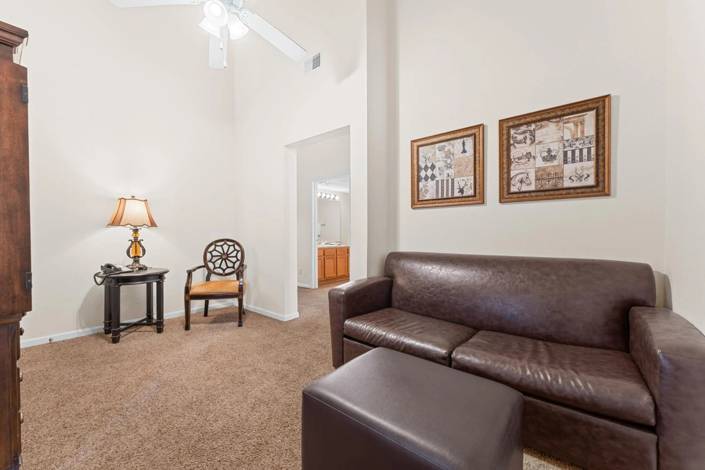 Living room in Grand Crowne Resort