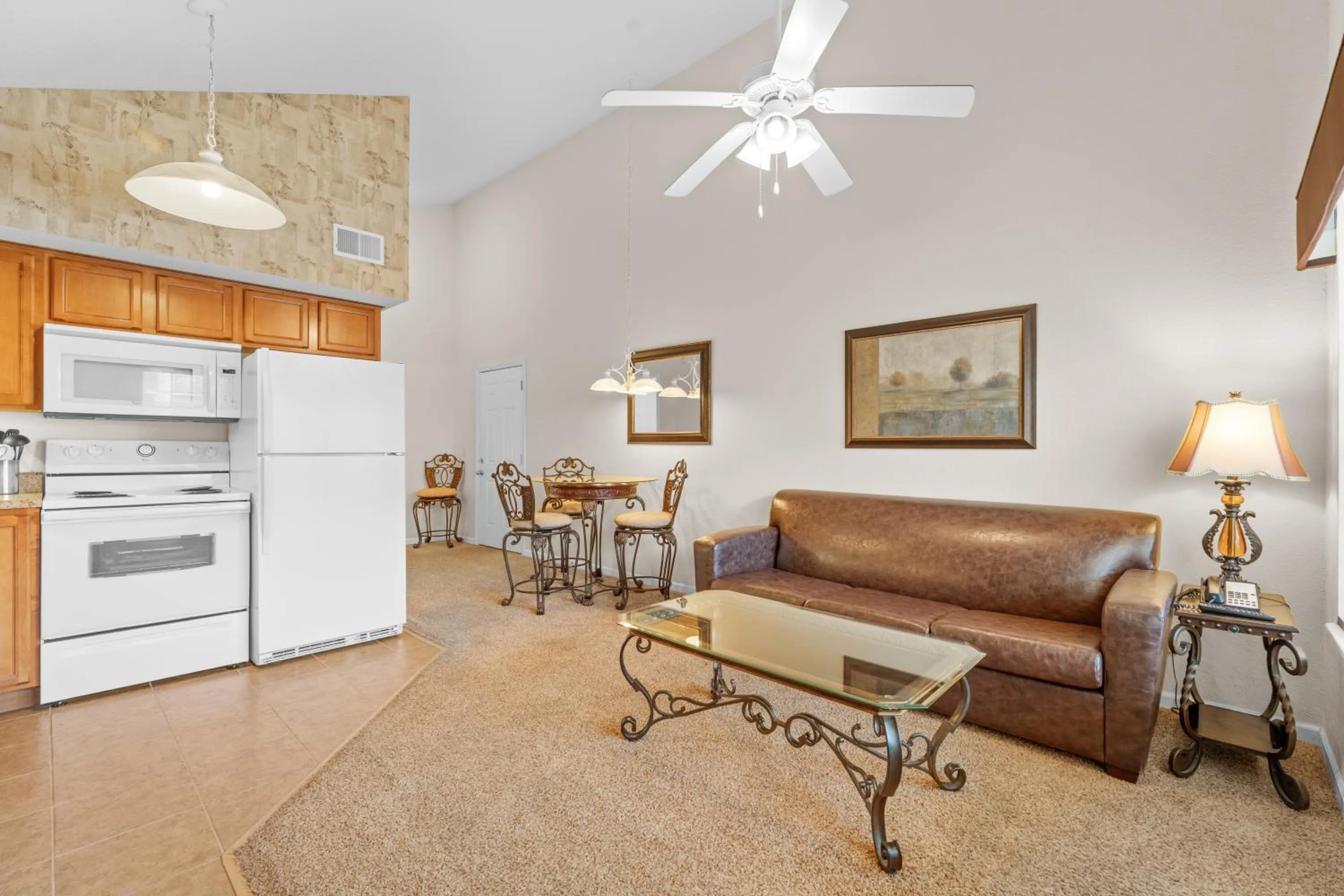 Kitchen or kitchenette in Grand Crowne Resort