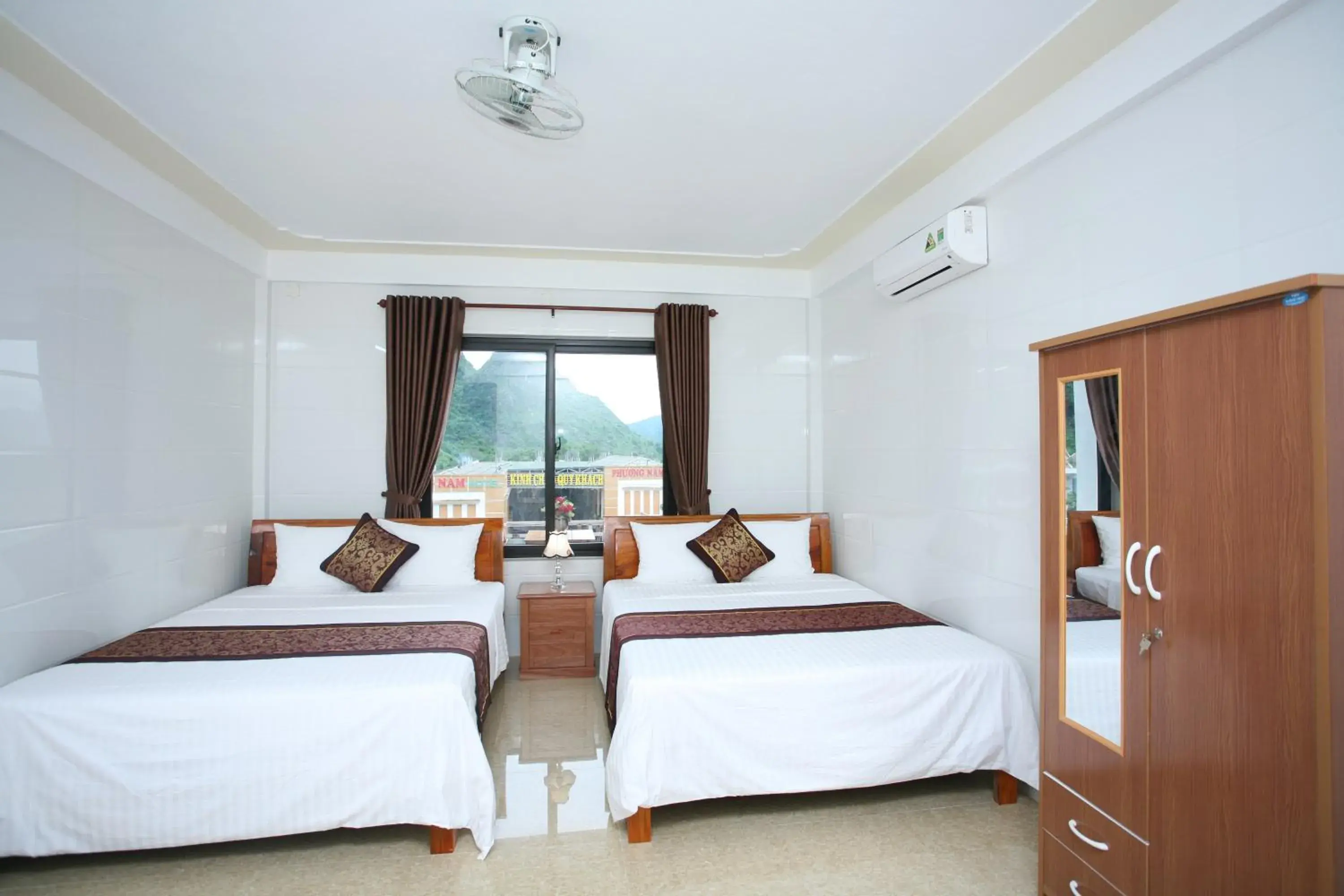 Superior Double or Twin Room with Mountain View in Sky Hotel Superior Double or Twin Room with Mountain View in Sky Hotel