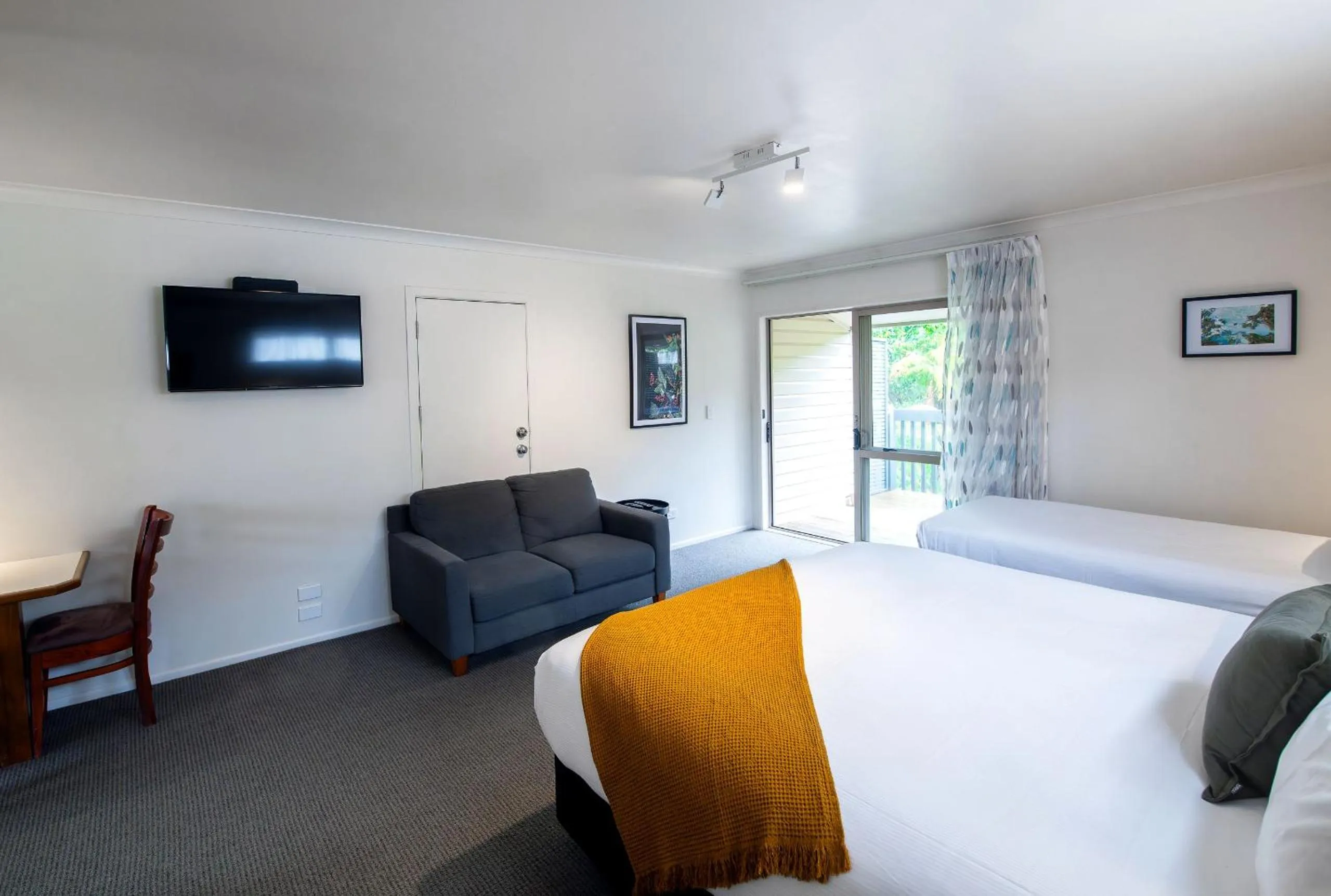 Living room, Bed in Ripple Rotorua