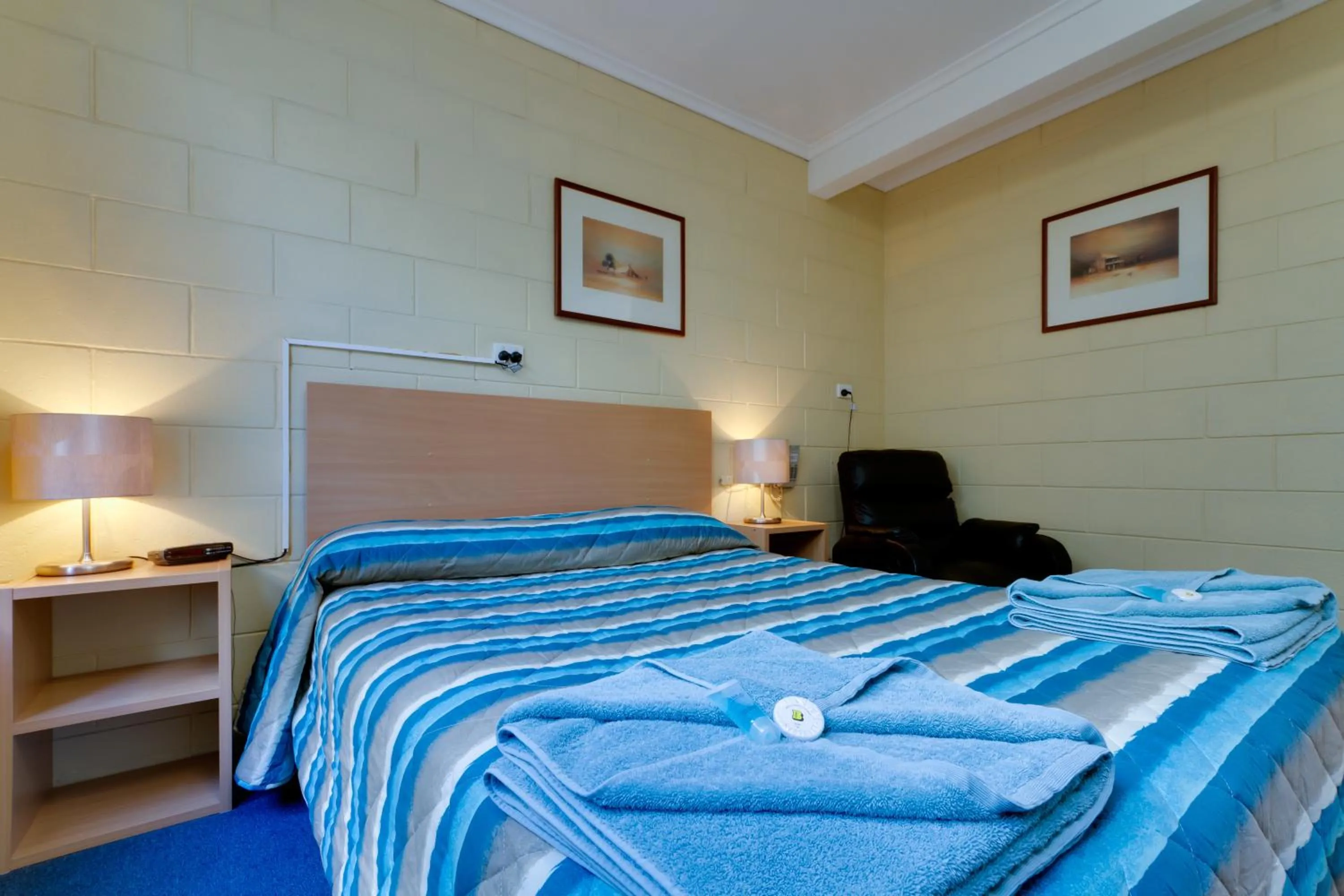 Bed in Enfield Motel