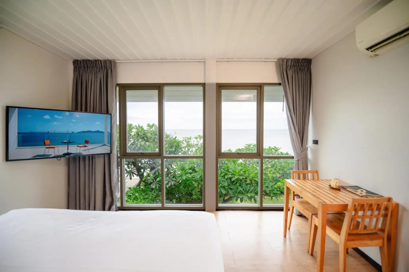 Bed in De Chaochom Hua Hin