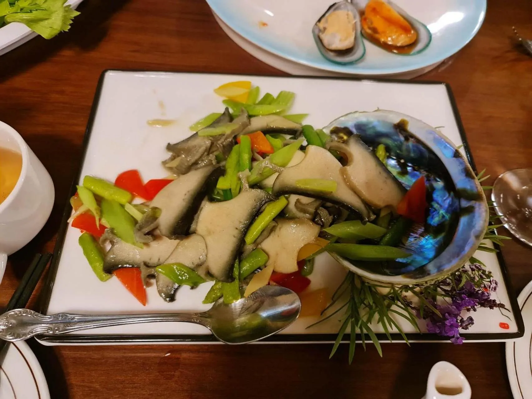 Restaurant/places to eat in The Village Inn Hotel