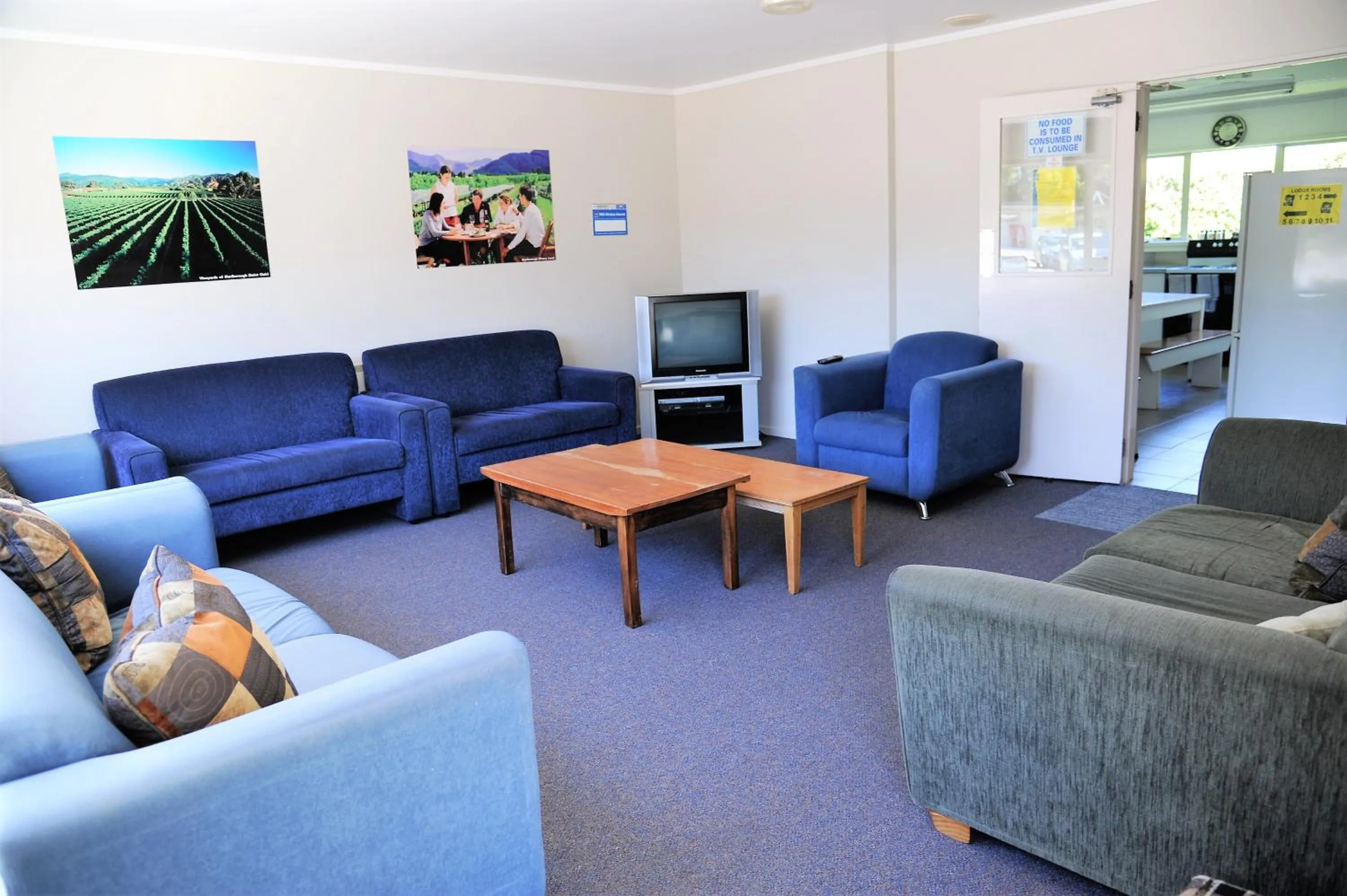 Communal lounge/ TV room in Blenheim Bridges Holiday Park