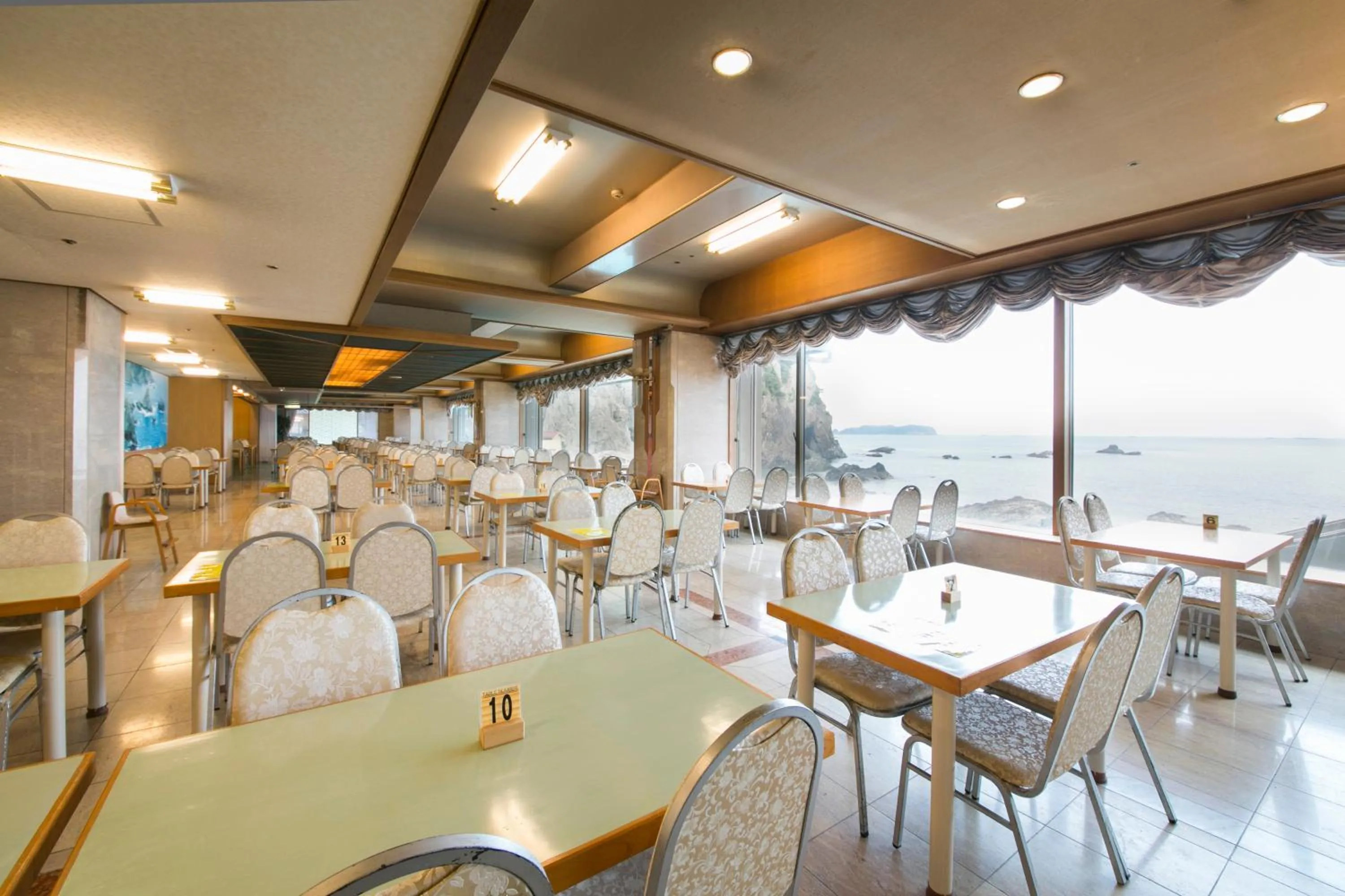 Restaurant/places to eat in Hotel Urashima