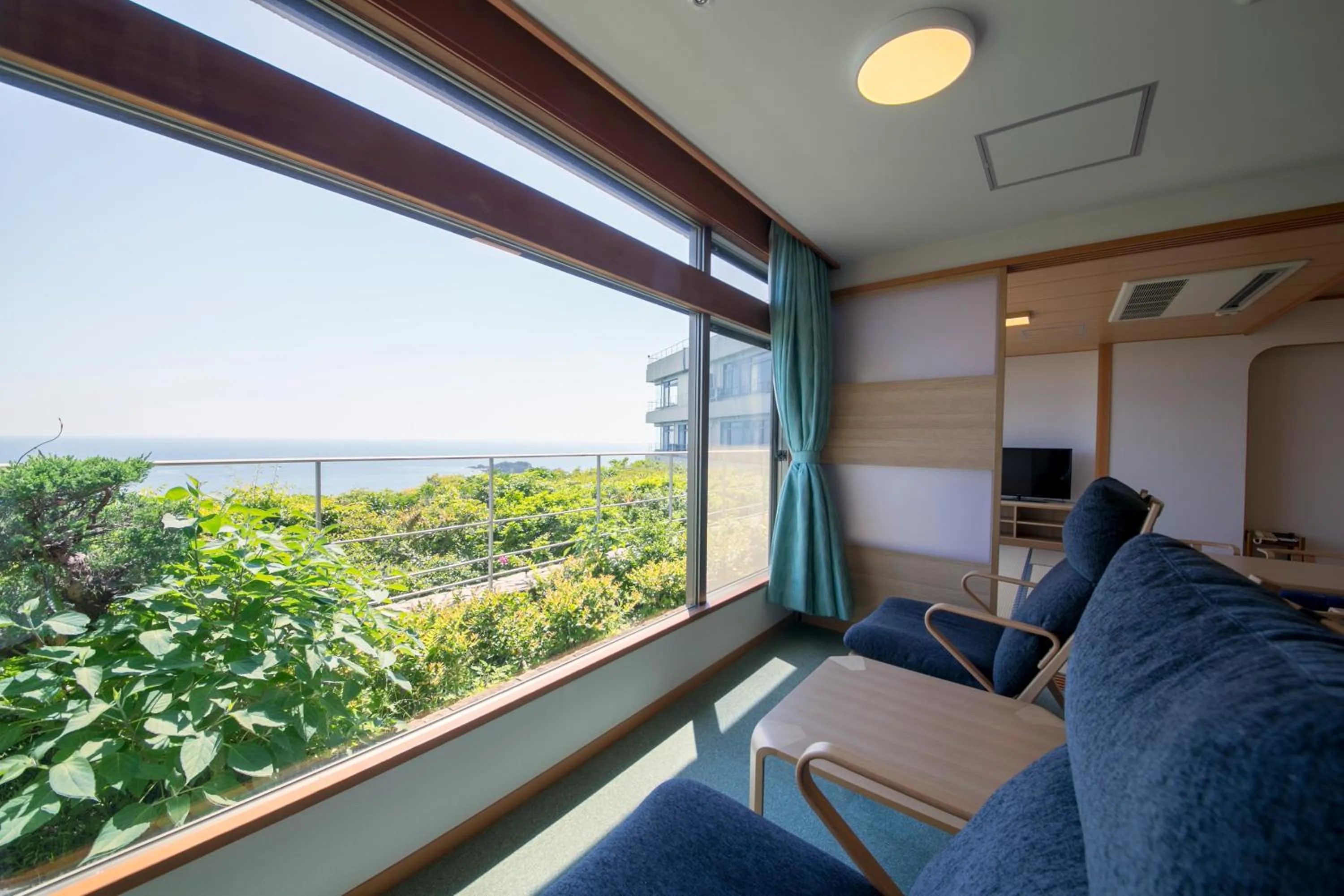 Day in Hotel Urashima