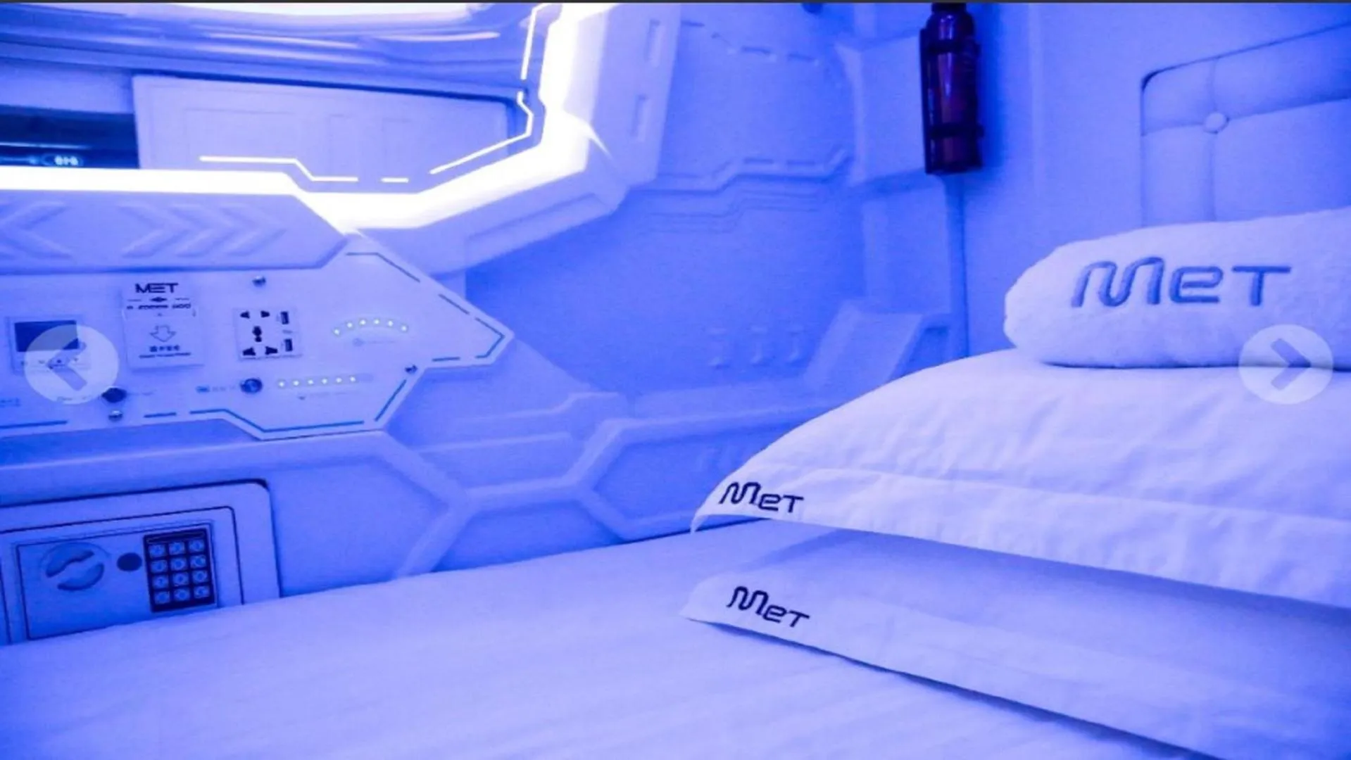View (from property/room), Bed in MET A Space Pod at Arab Street