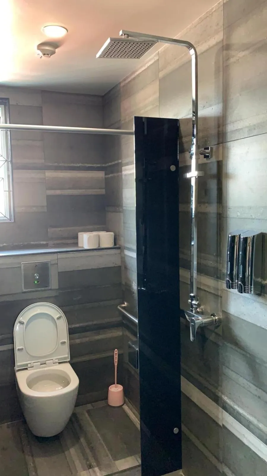 Shower in MET A Space Pod at Arab Street