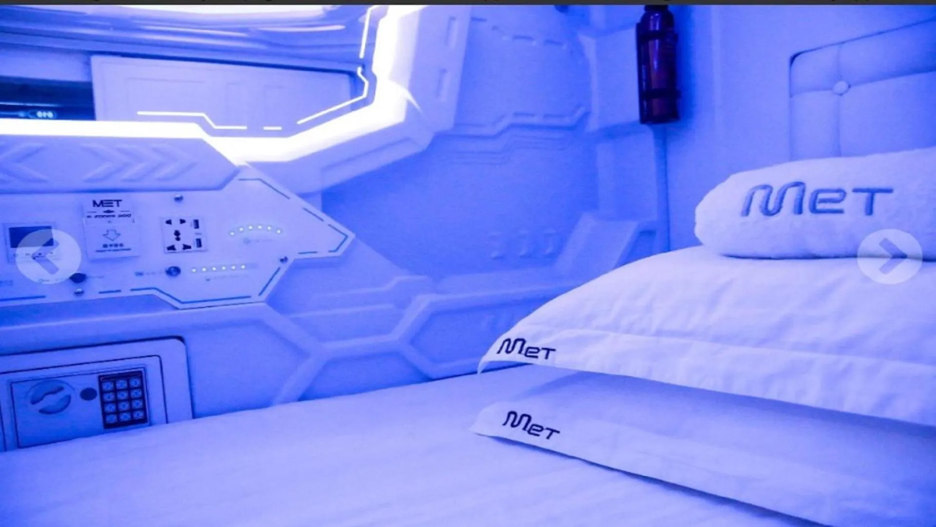 locker, Bed in MET A Space Pod at Arab Street