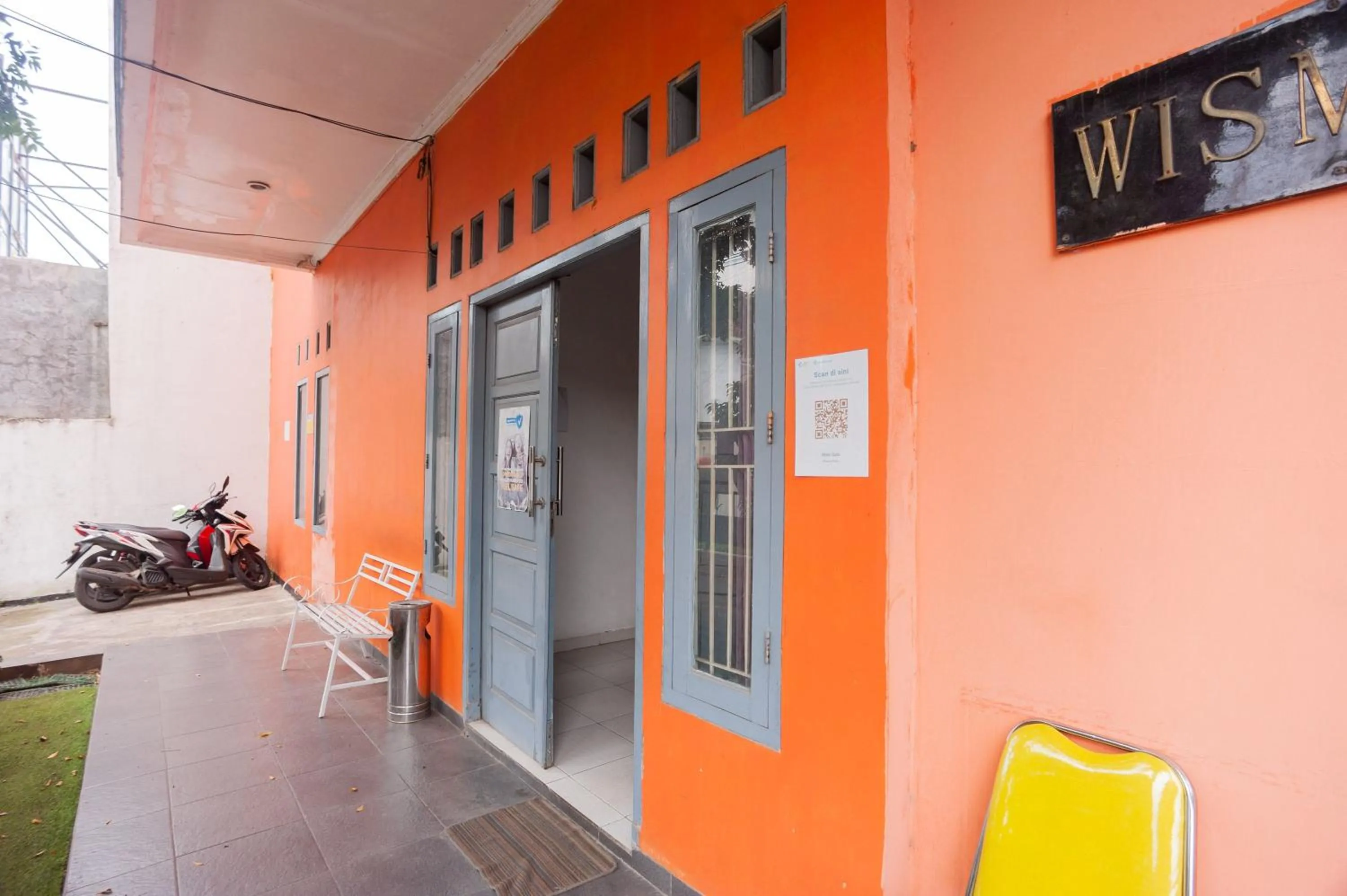 Property building in RedDoorz Syariah near Grand Galaxy Park