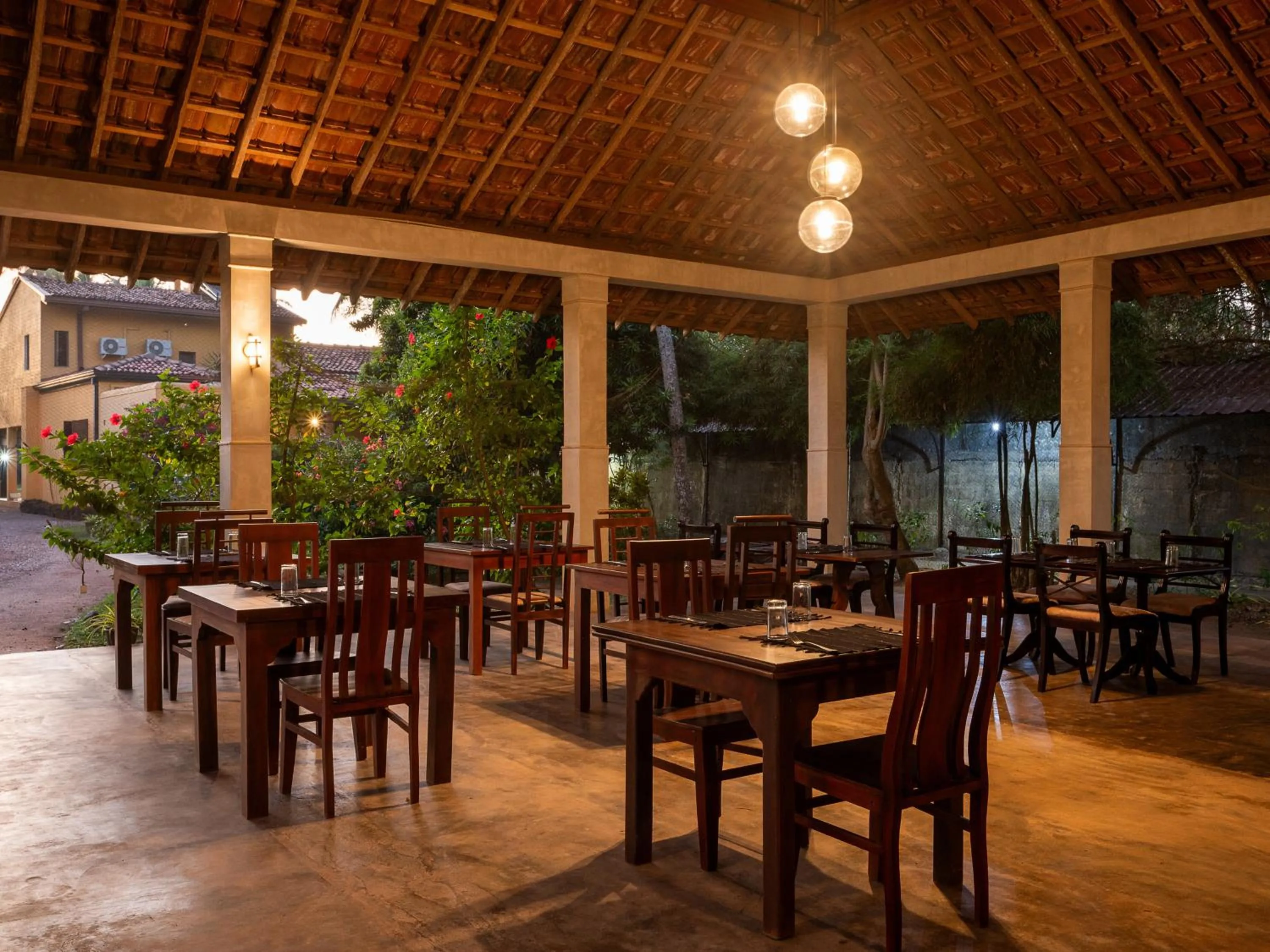 Restaurant/places to eat in Villa Sunbird Negombo
