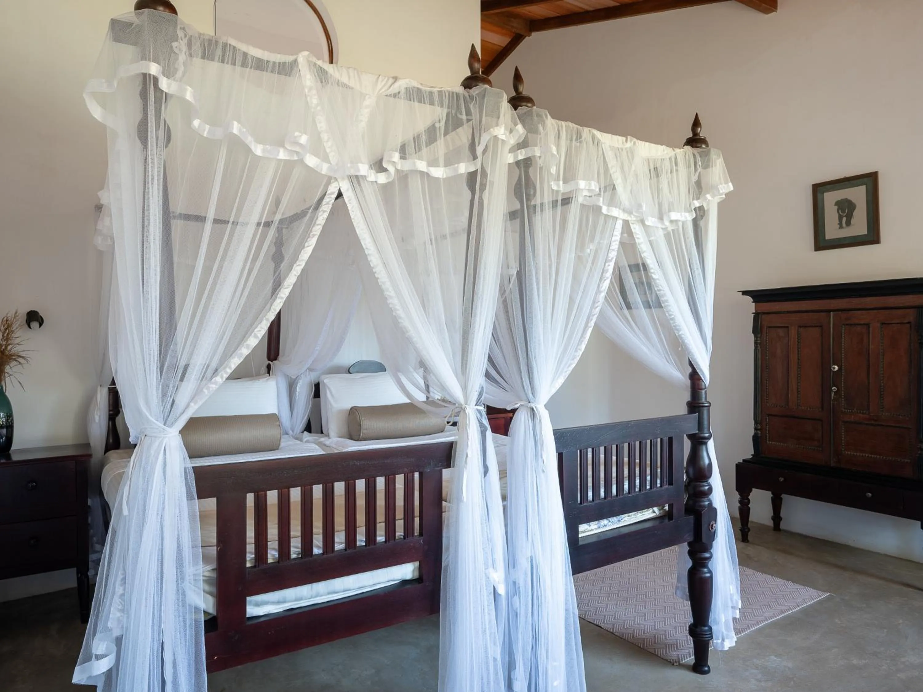 Bed in Villa Sunbird Negombo