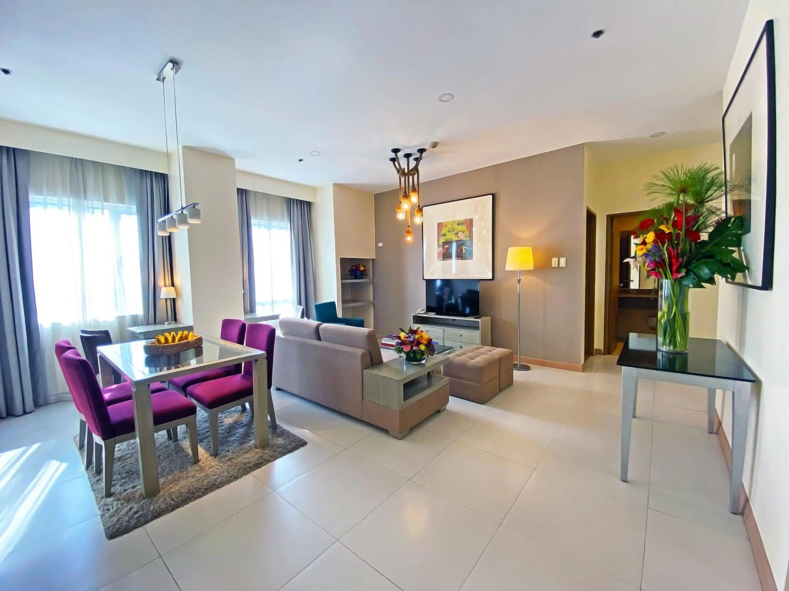 Lounge or bar in One Pacific Place Serviced Residences