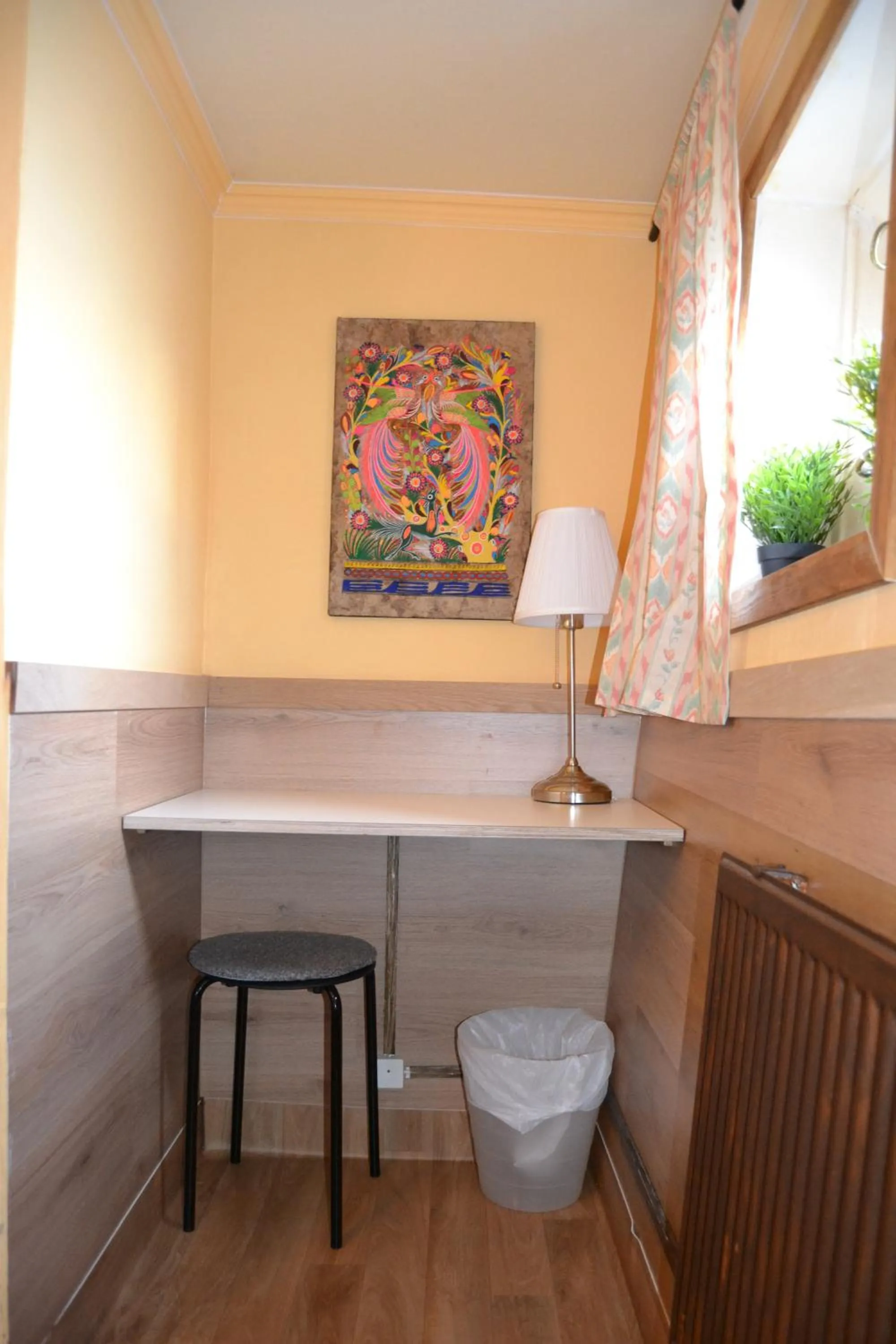 Photo of the whole room in Den Röda Båten