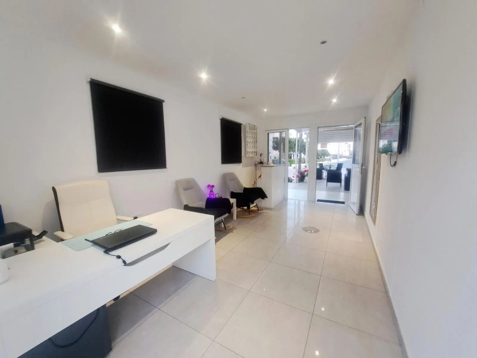 Lobby or reception in Florence Hotel Apartments