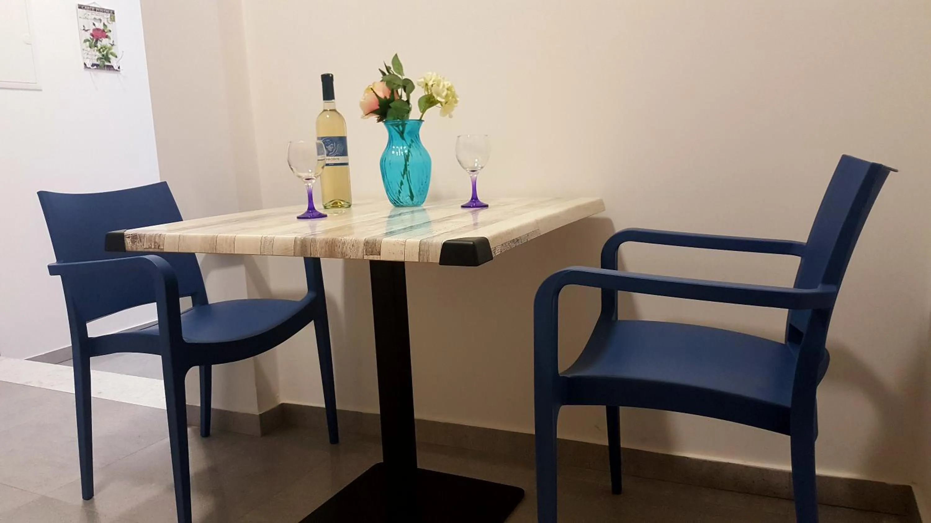 Dining area in Florence Hotel Apartments