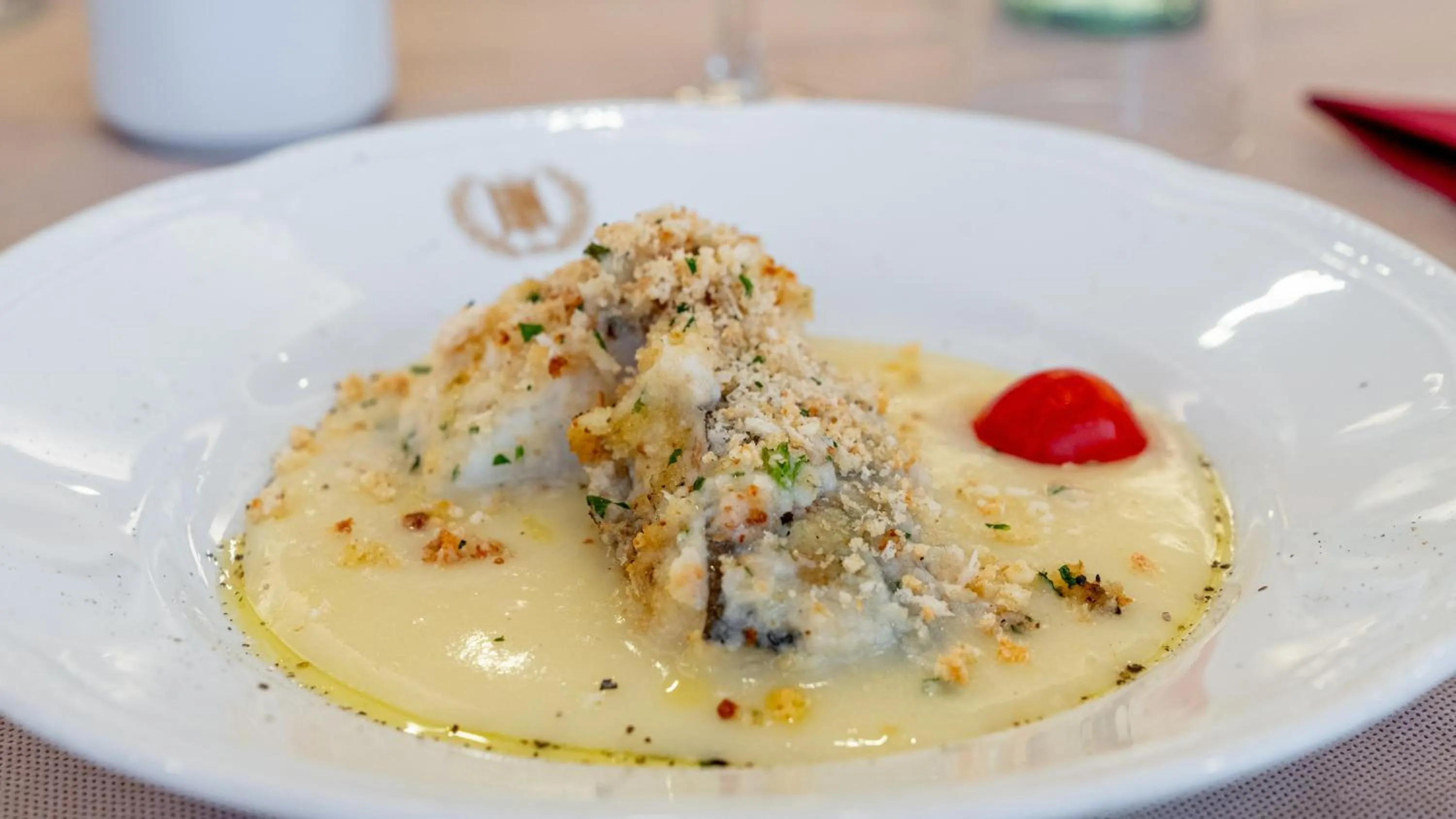 Restaurant/places to eat in Hotel Nobel