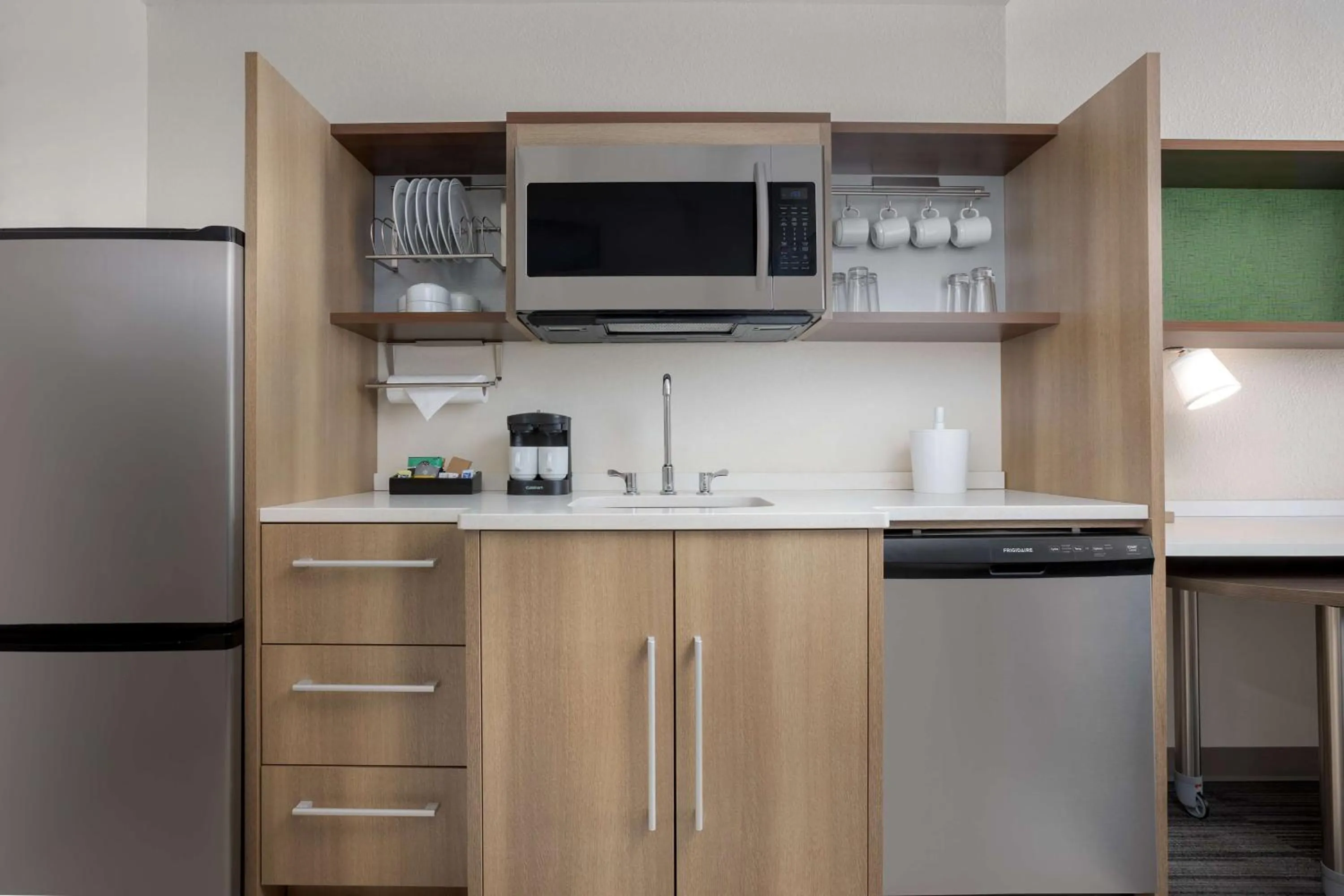 Kitchen or kitchenette in Home2 Suites By Hilton Clermont