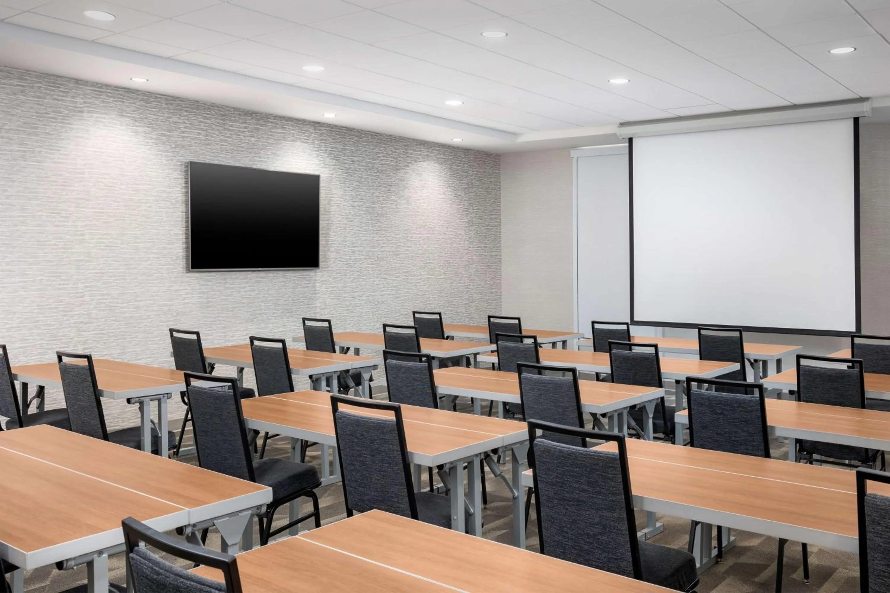 Meeting/conference room in Home2 Suites By Hilton Clermont