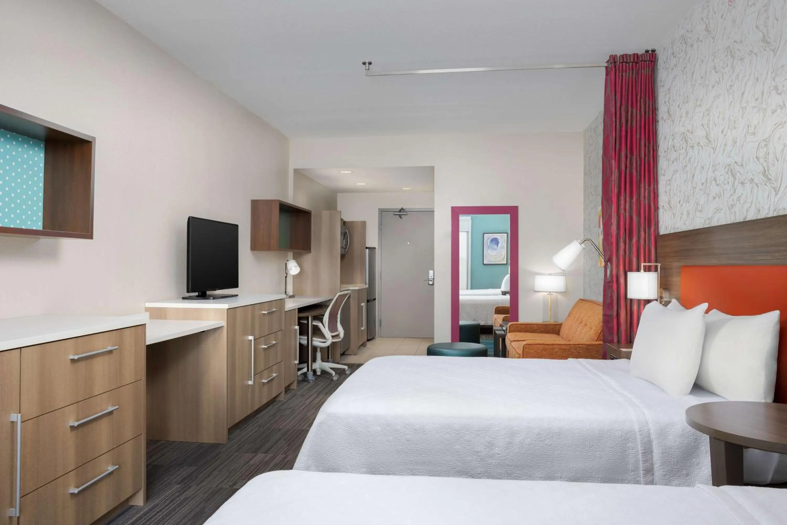 Bed in Home2 Suites By Hilton Clermont