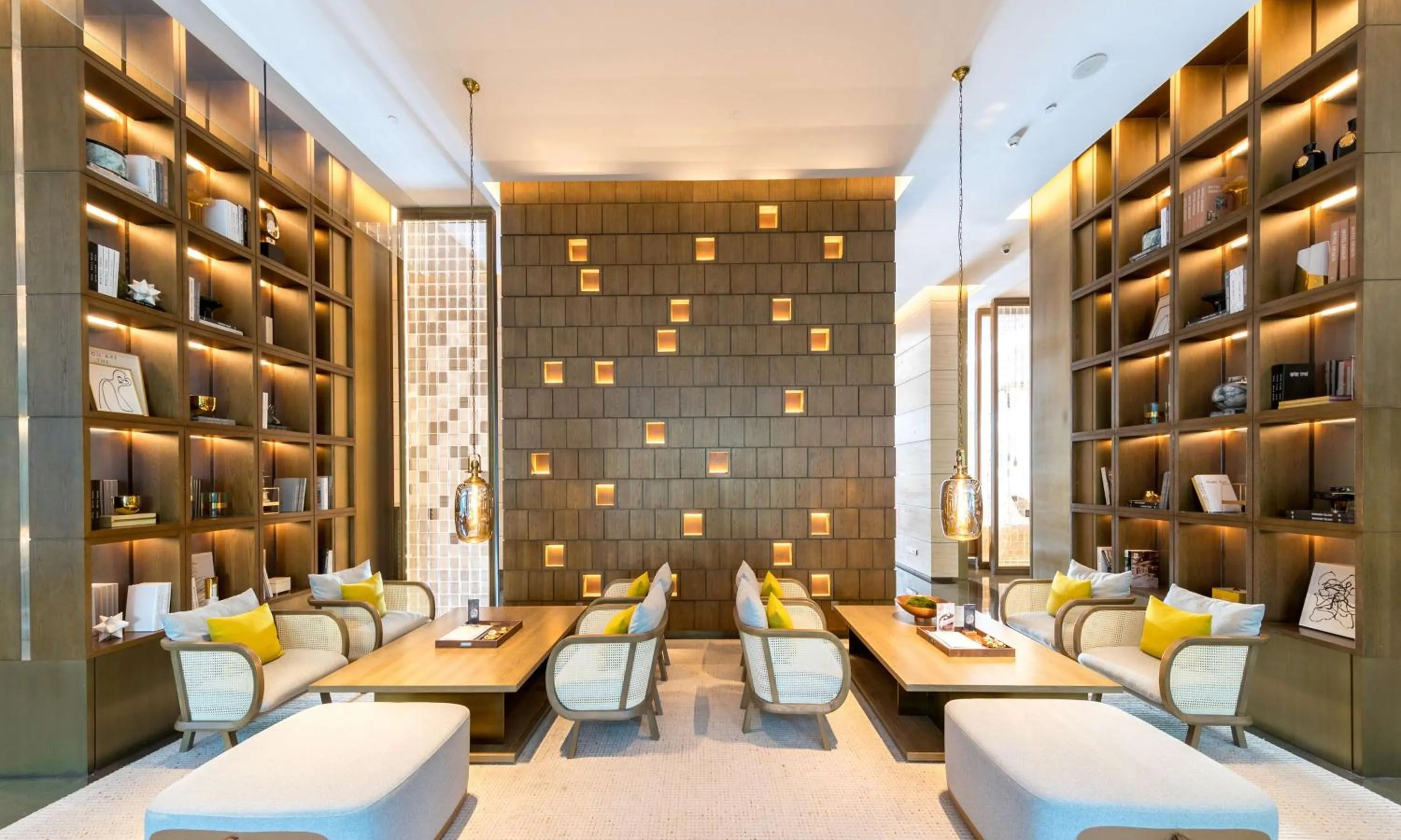 Seating area in Joyze Hotel Xiamen, Curio Collection By Hilton