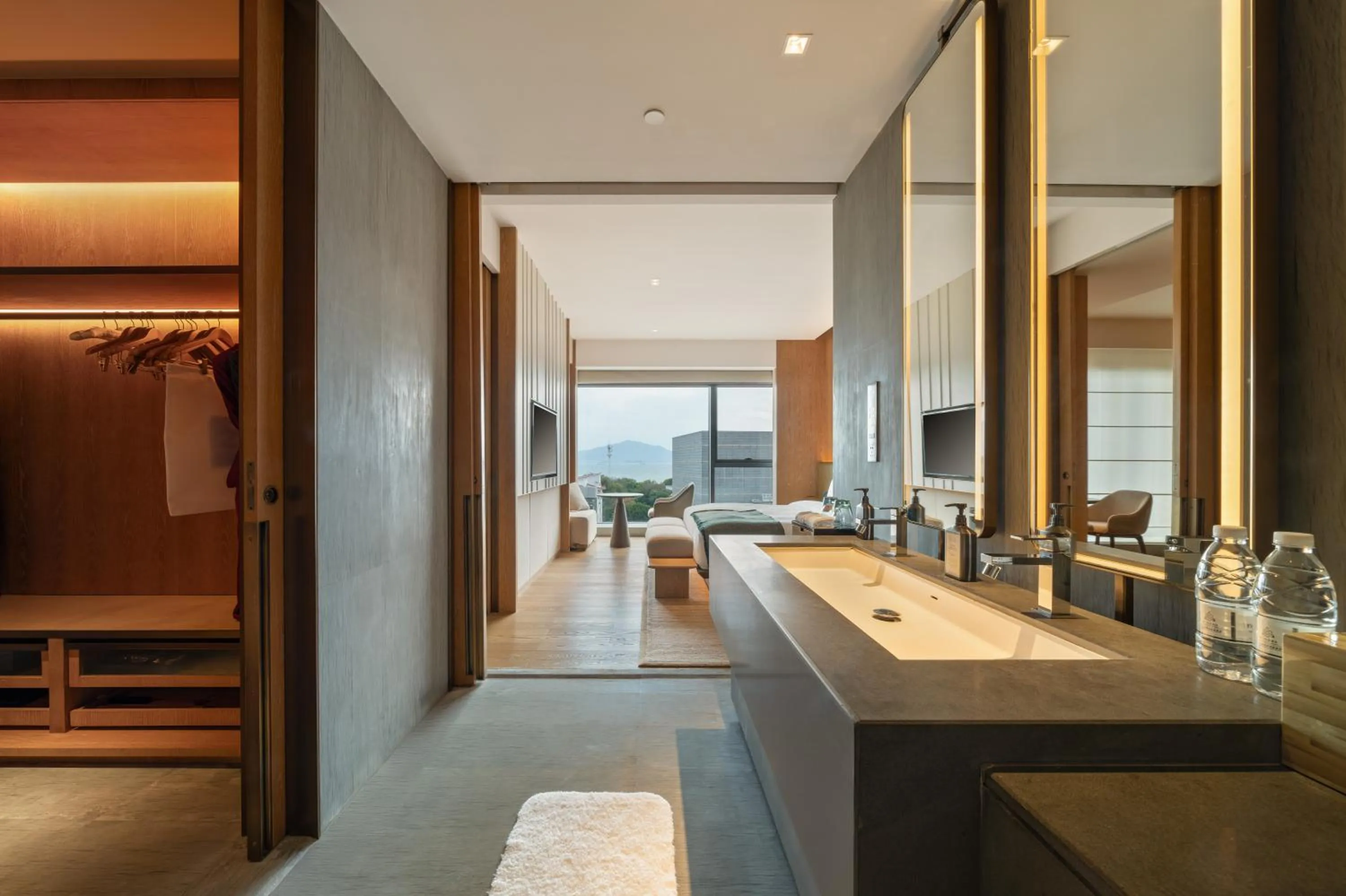 Bathroom in Joyze Hotel Xiamen, Curio Collection By Hilton