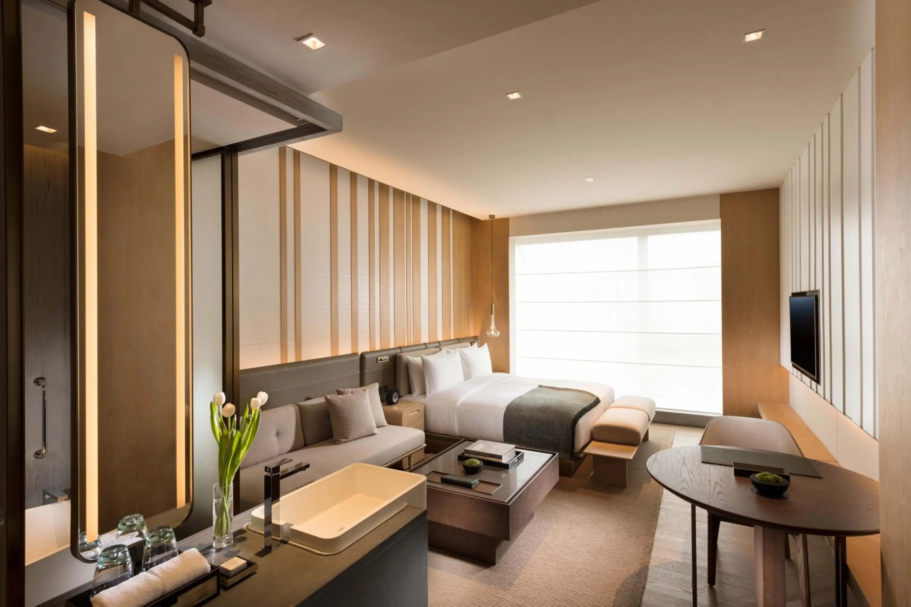 Photo of the whole room in Joyze Hotel Xiamen, Curio Collection By Hilton