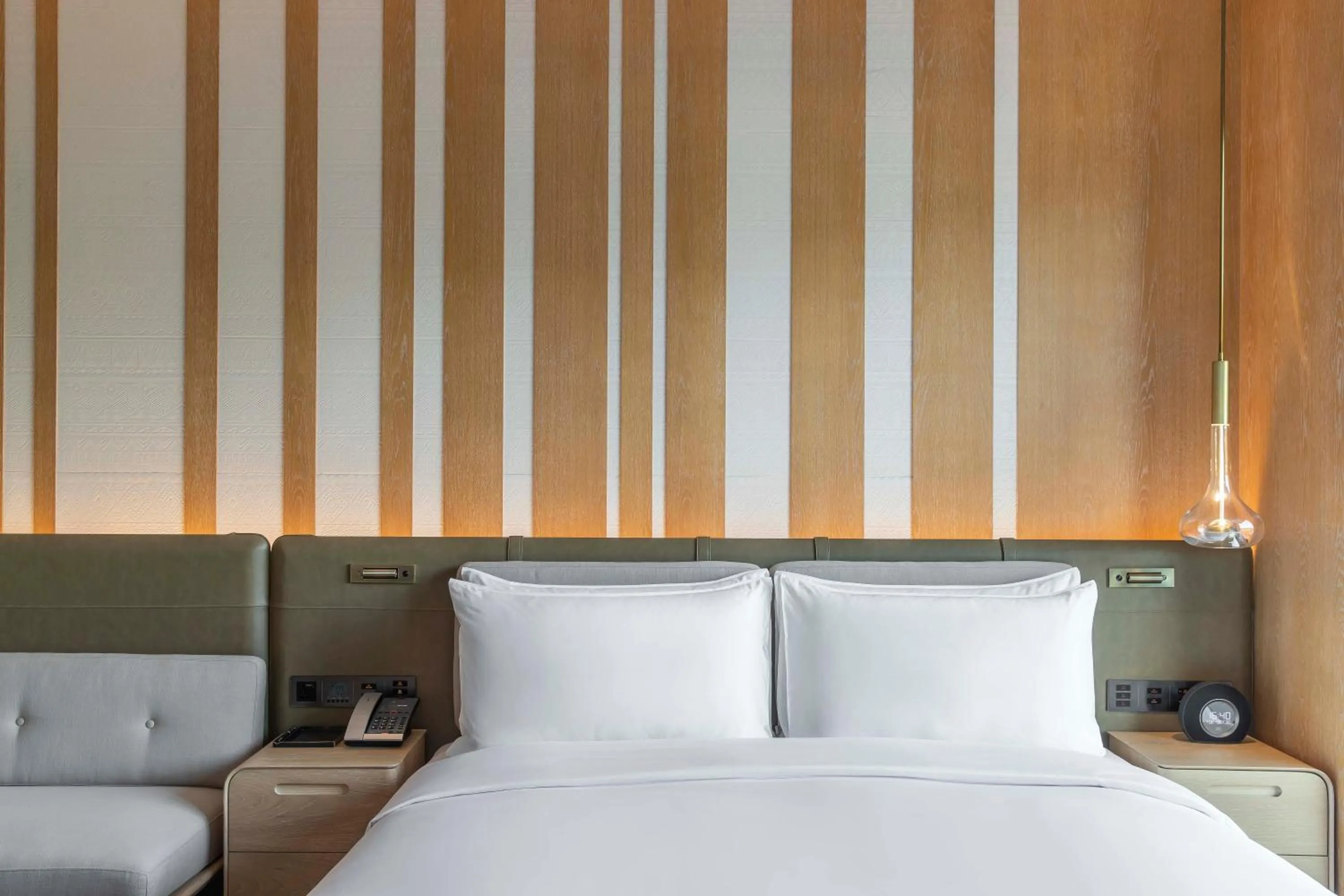 Bed in Joyze Hotel Xiamen, Curio Collection By Hilton