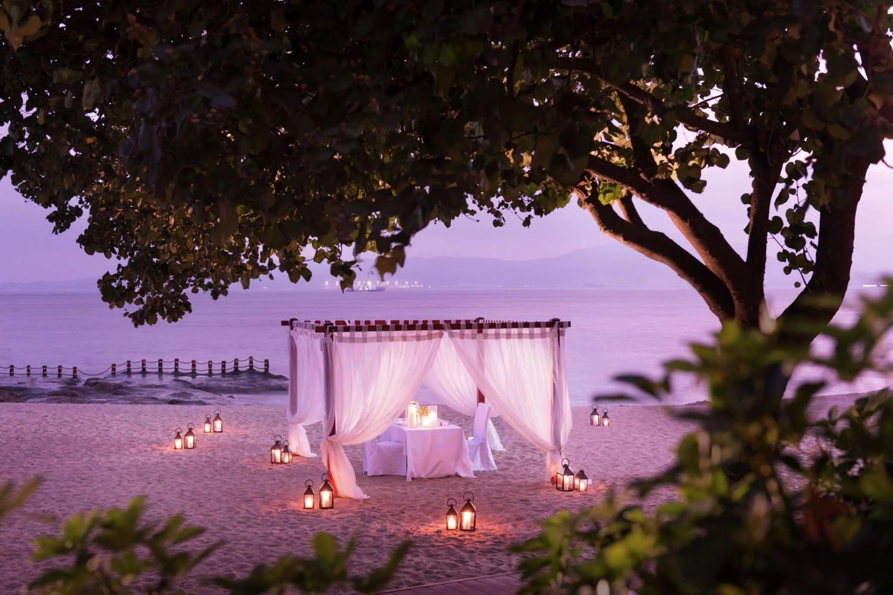 Property building in Joyze Hotel Xiamen, Curio Collection By Hilton