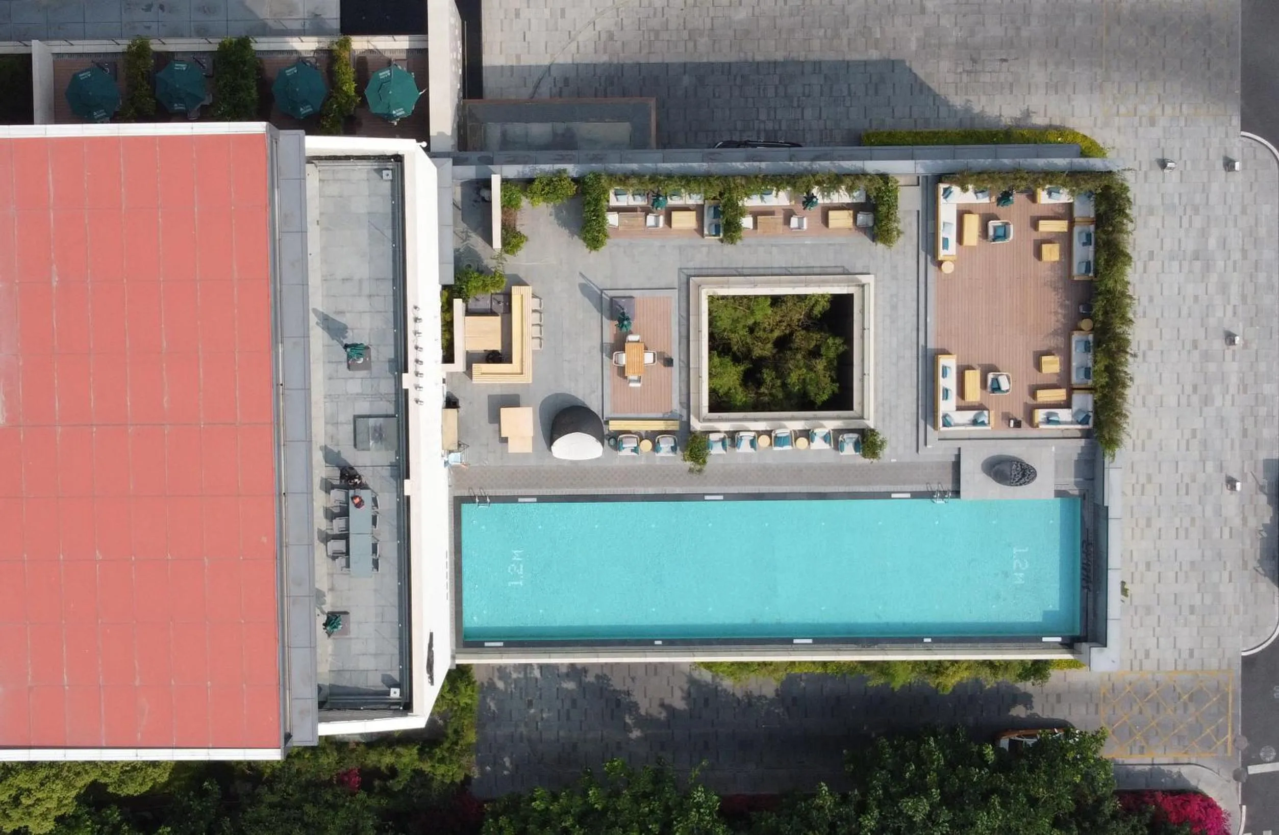 Swimming pool in Joyze Hotel Xiamen, Curio Collection By Hilton