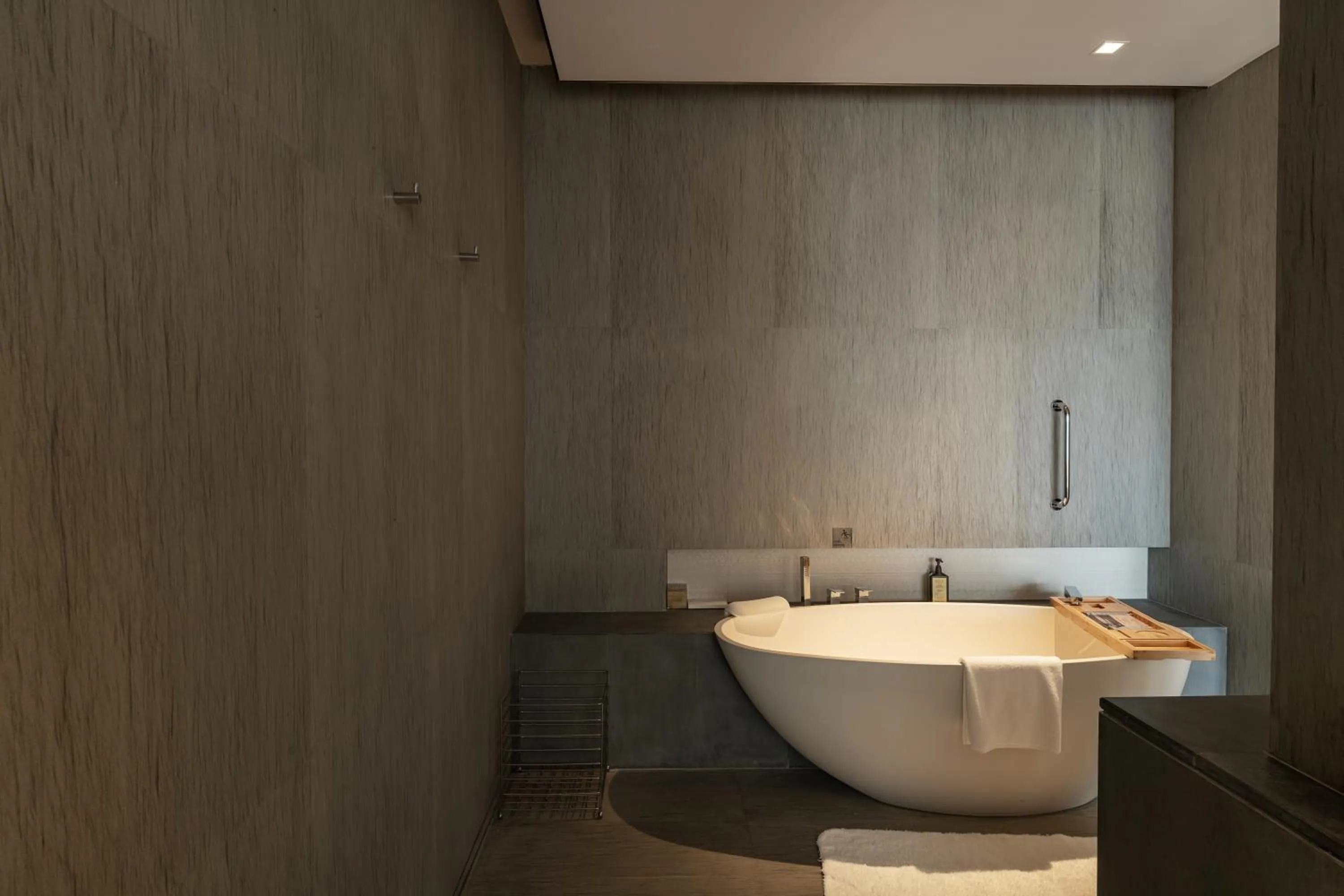 Bathroom in Joyze Hotel Xiamen, Curio Collection By Hilton
