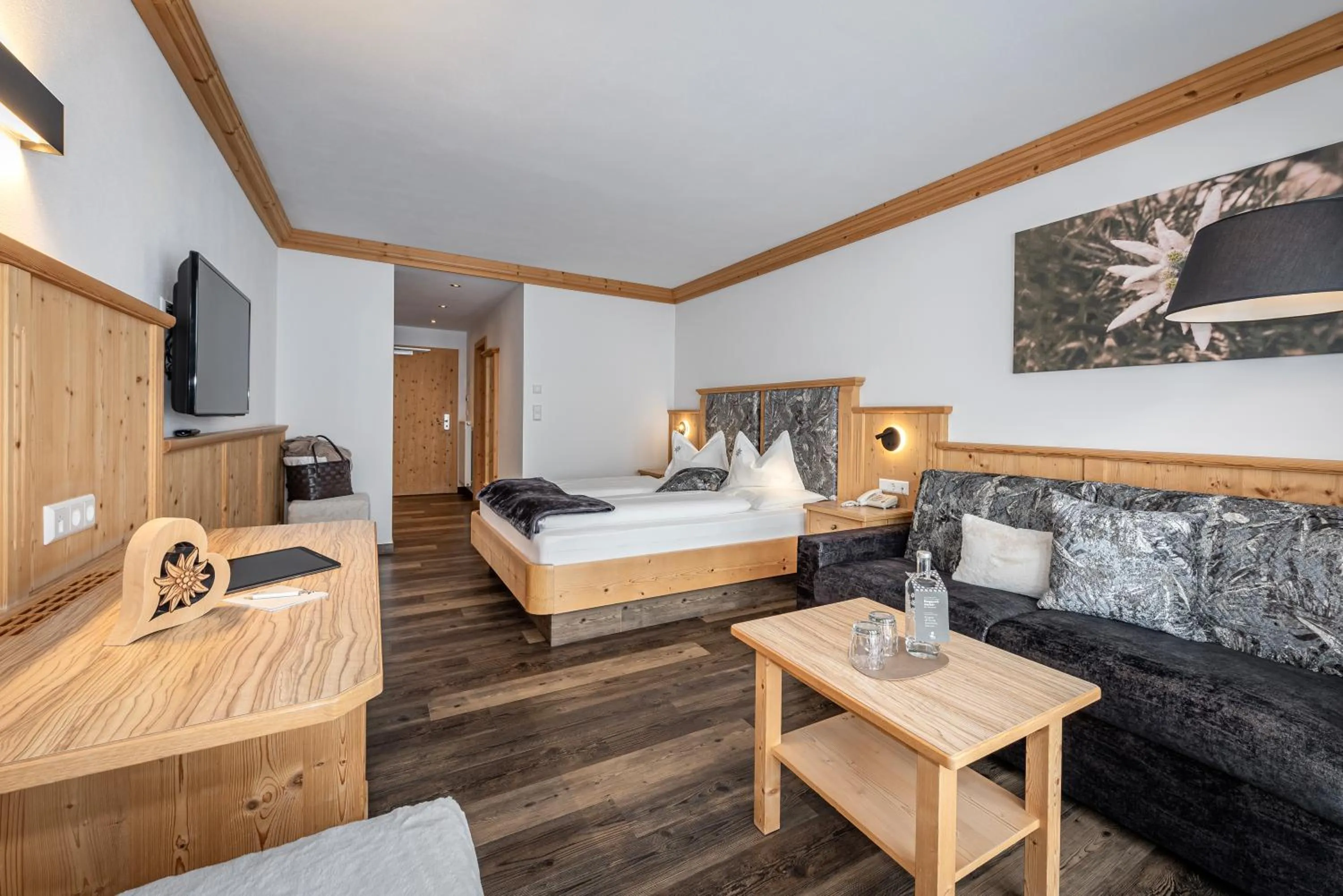 Bed in Hotel Edelweiss